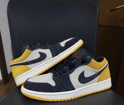 Nike Air Jordan 1 Low "Sail University Gold Black"