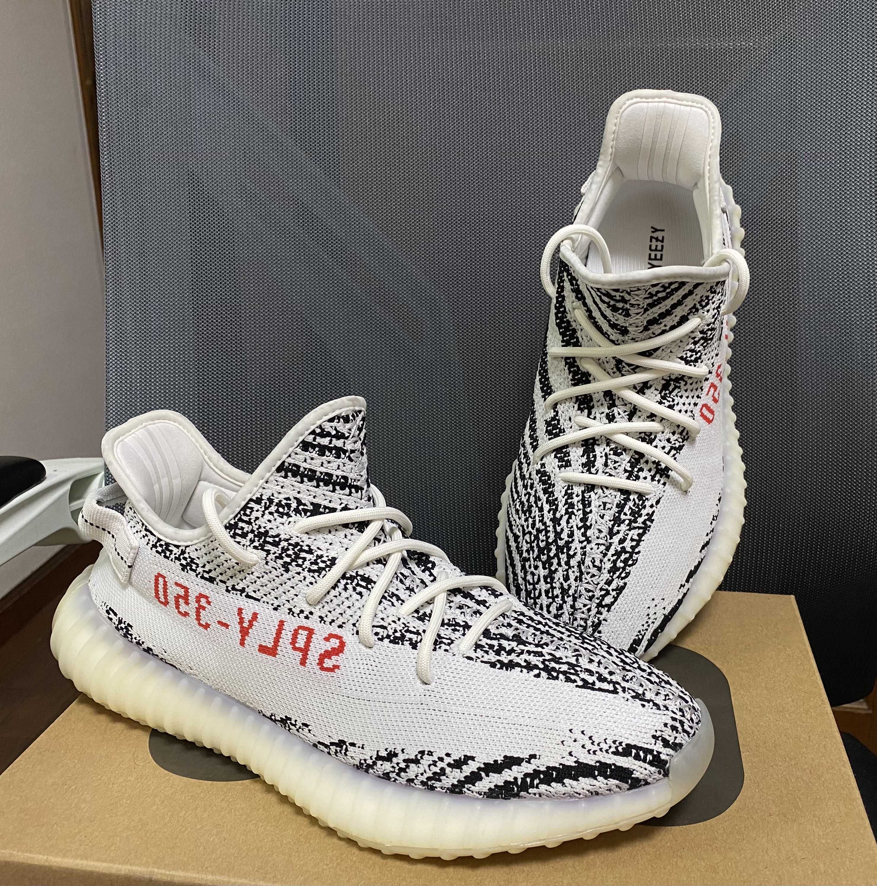 adidas YEEZY Boost 350 V2 "Zebra"