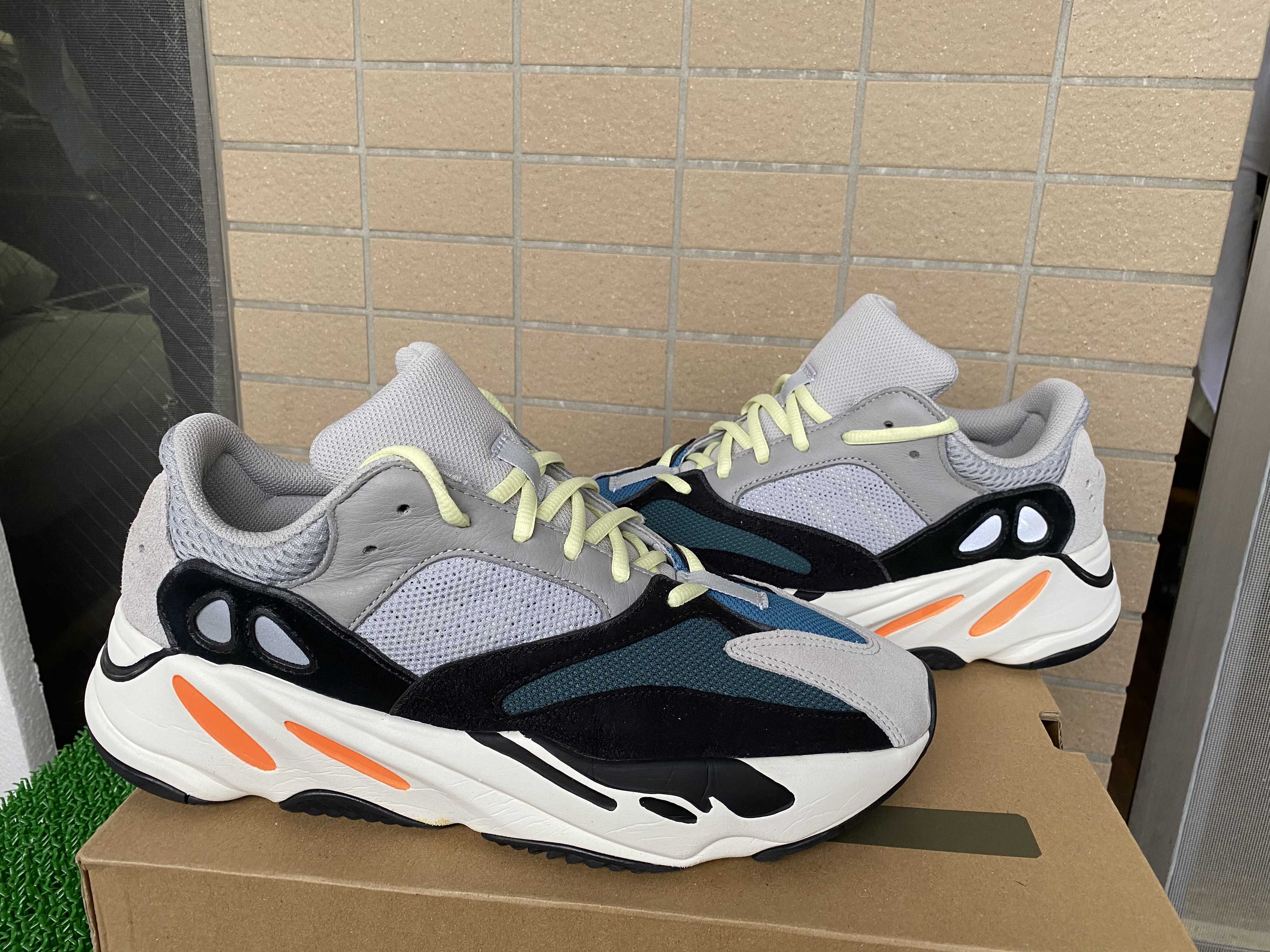 adidas YEEZY Boost 700 "Wave Runner"