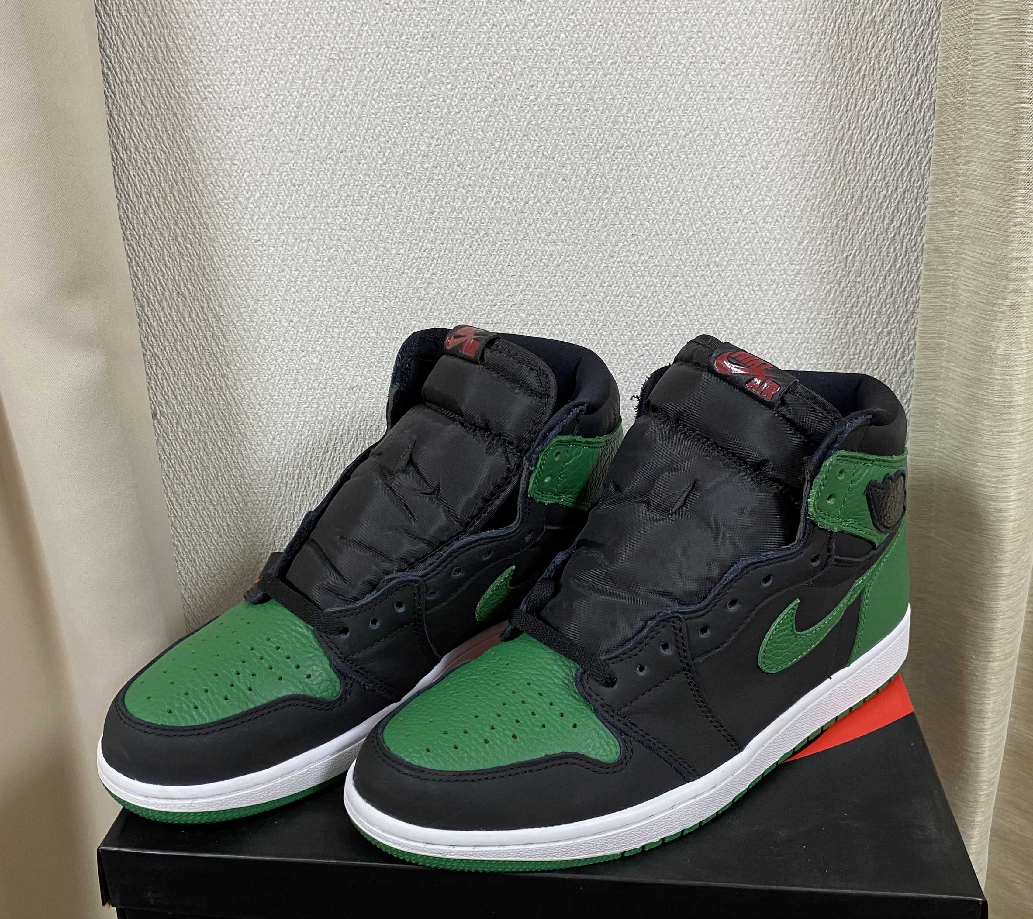 Nike Air Jordan 1 Retro High OG "Black/Pine Green" (2020)
