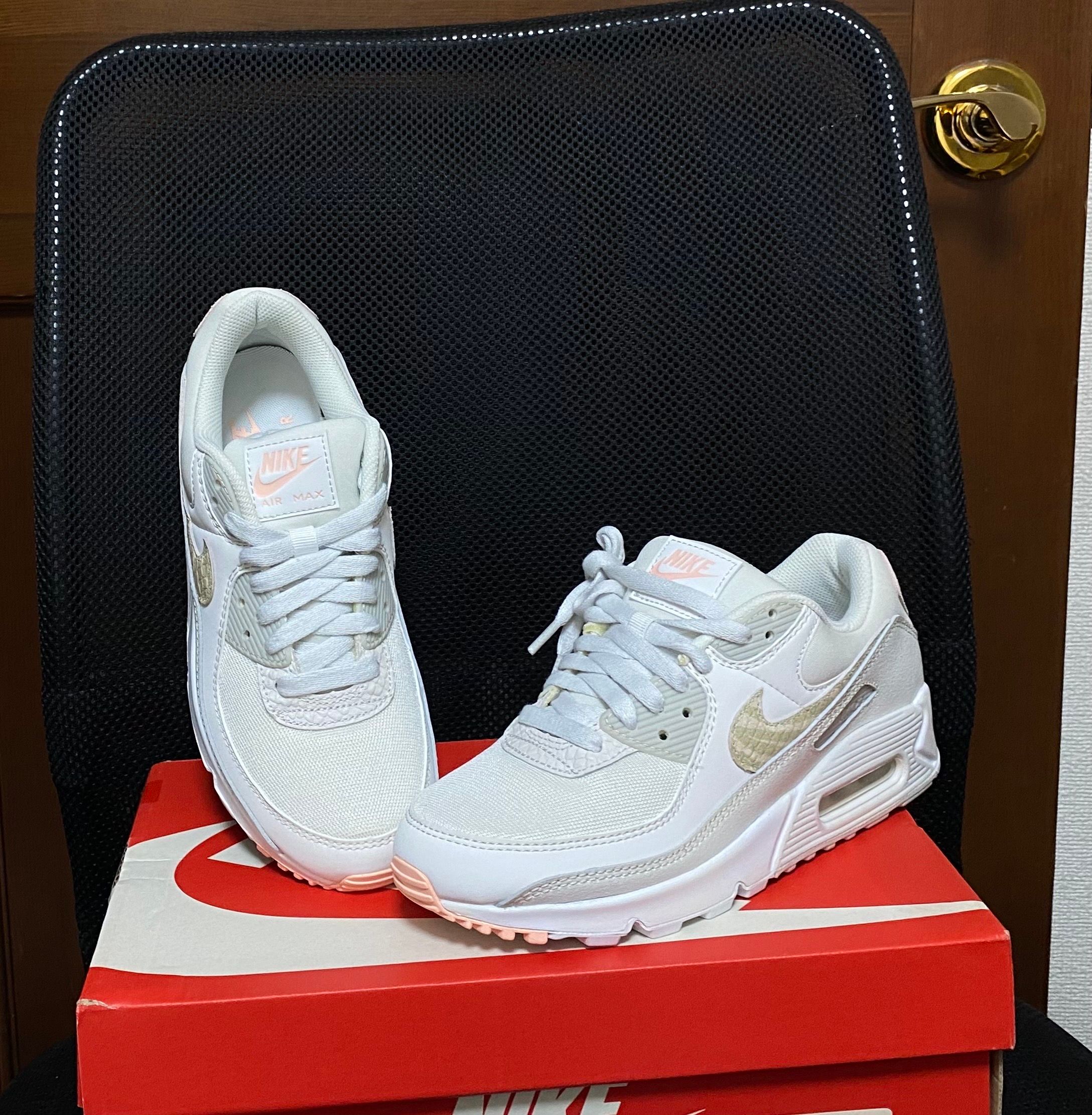 NIKE Women's AIR MAX 90 SE ANIMAL "WHITE/SAFARI"