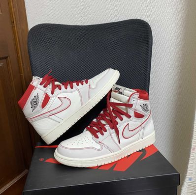 Nike Air Jordan 1 Retro High OG "Sail/University Red"