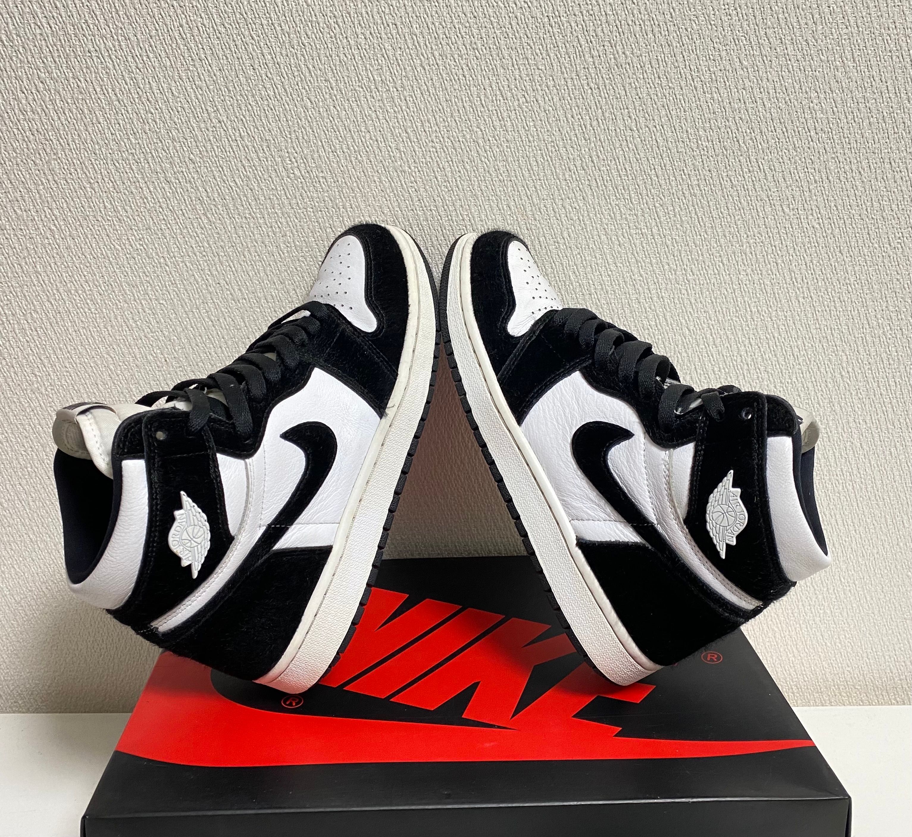 Nike Women's Air Jordan 1 Retro High OG "Black/White"