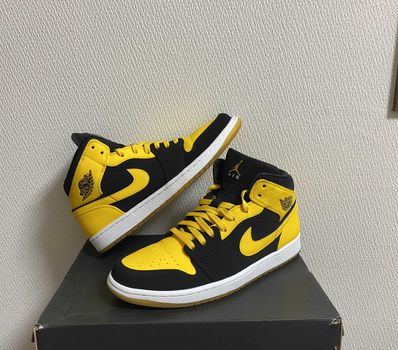 Nike Air Jordan 1 Retro Mid "New Love" (2017)