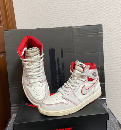 Nike Air Jordan 1 Retro High OG "Sail/University Red"