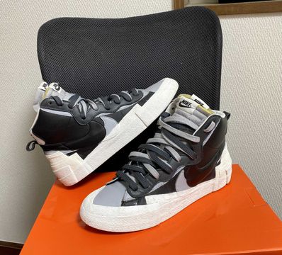 sacai × NIKE BLAZER MID "BLACK/WOLF GREY/WHITE"