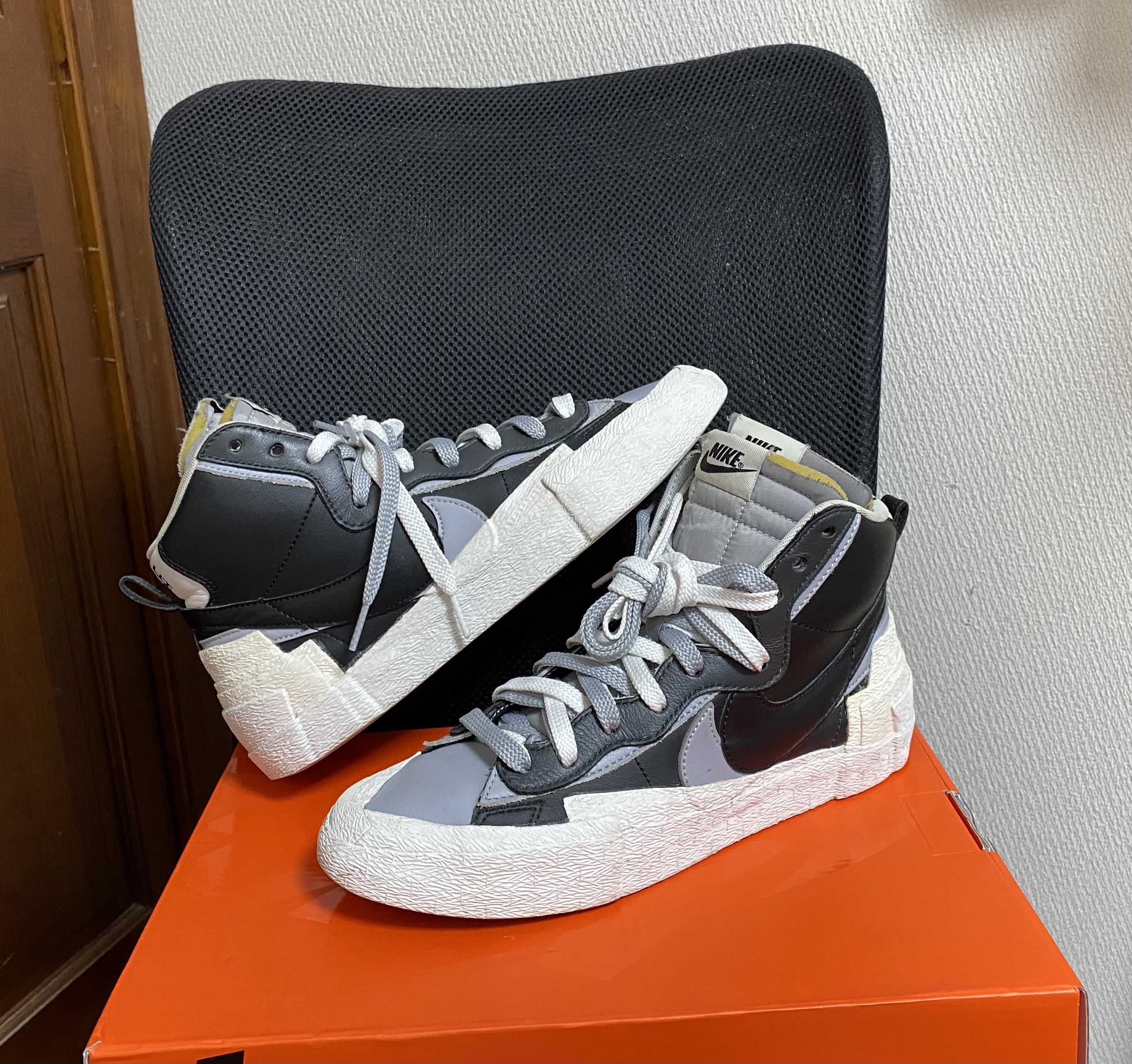 sacai × NIKE BLAZER MID "BLACK/WOLF GREY/WHITE"