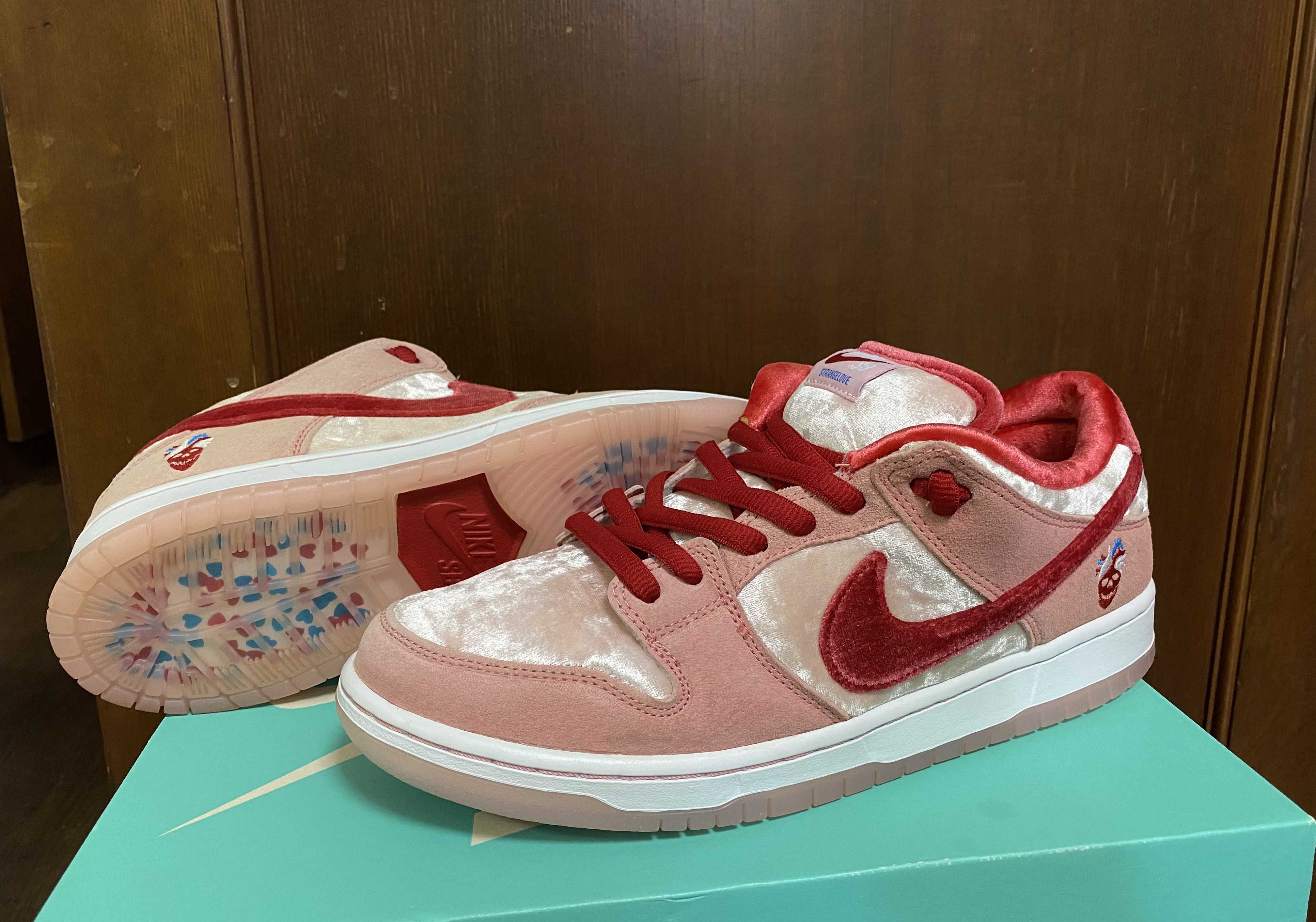 Strangelove × Nike SB Dunk Low "Valentine’s Day"