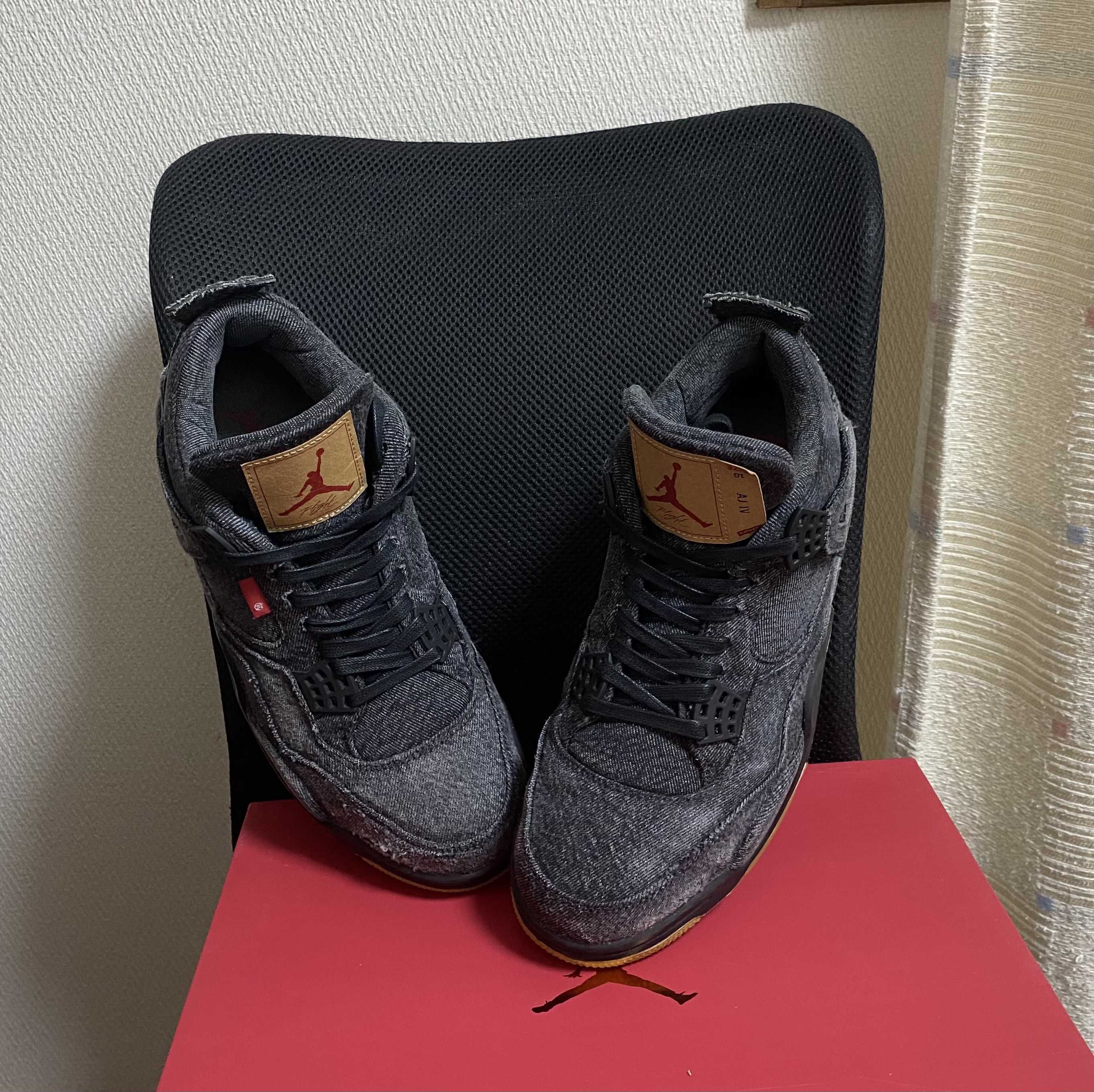 Nike × Levi's Air Jordan 4 "Black Denim" (Tag: ®)