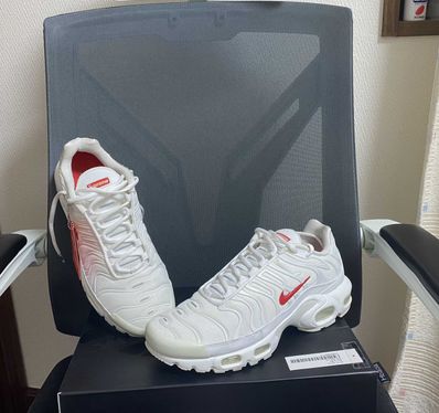 Supreme x Nike Air Max Plus TN "White/Speed Red"