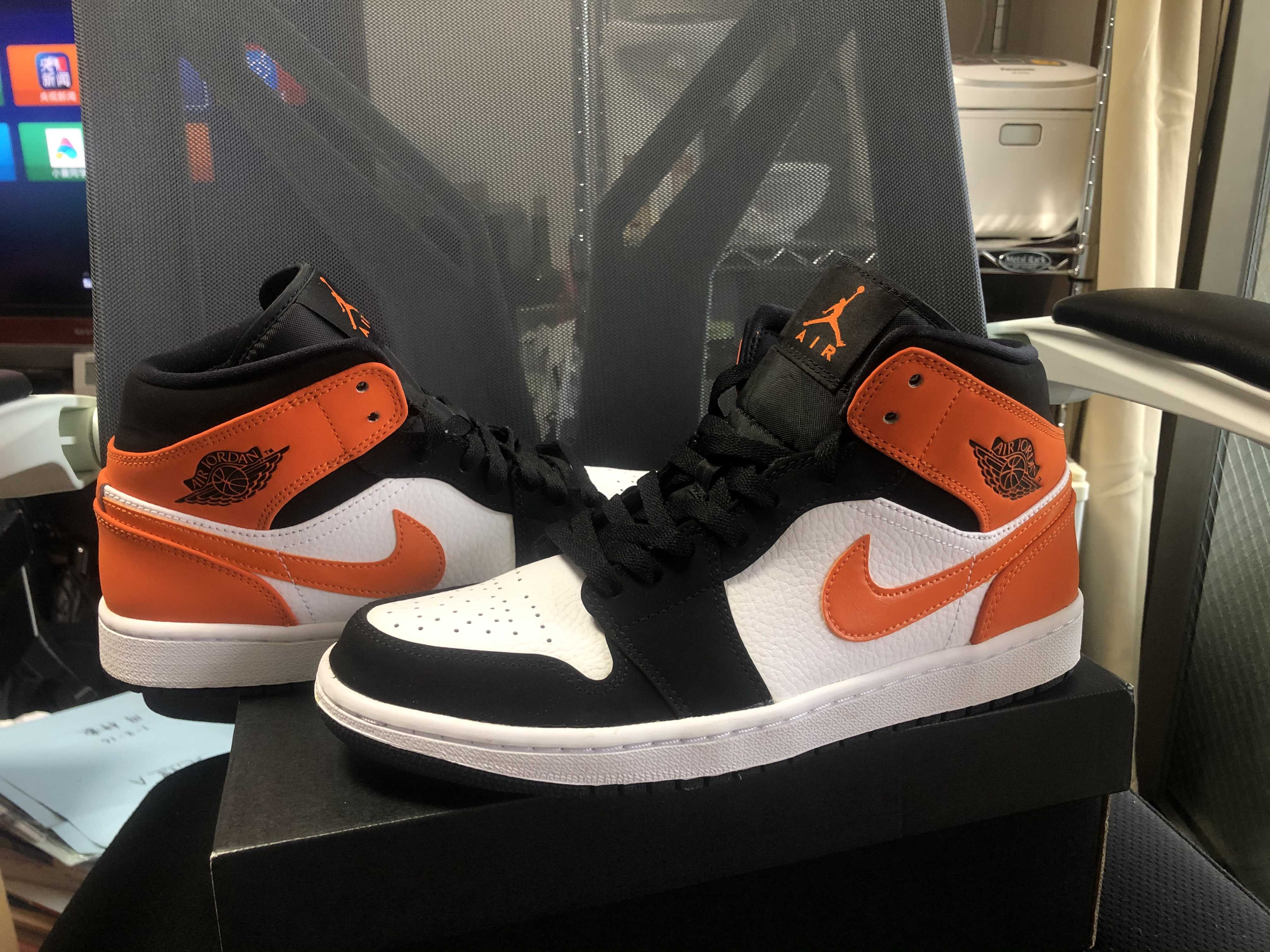 NIKE AIR JORDAN 1 MID "SHATTERED BACKBOARD"