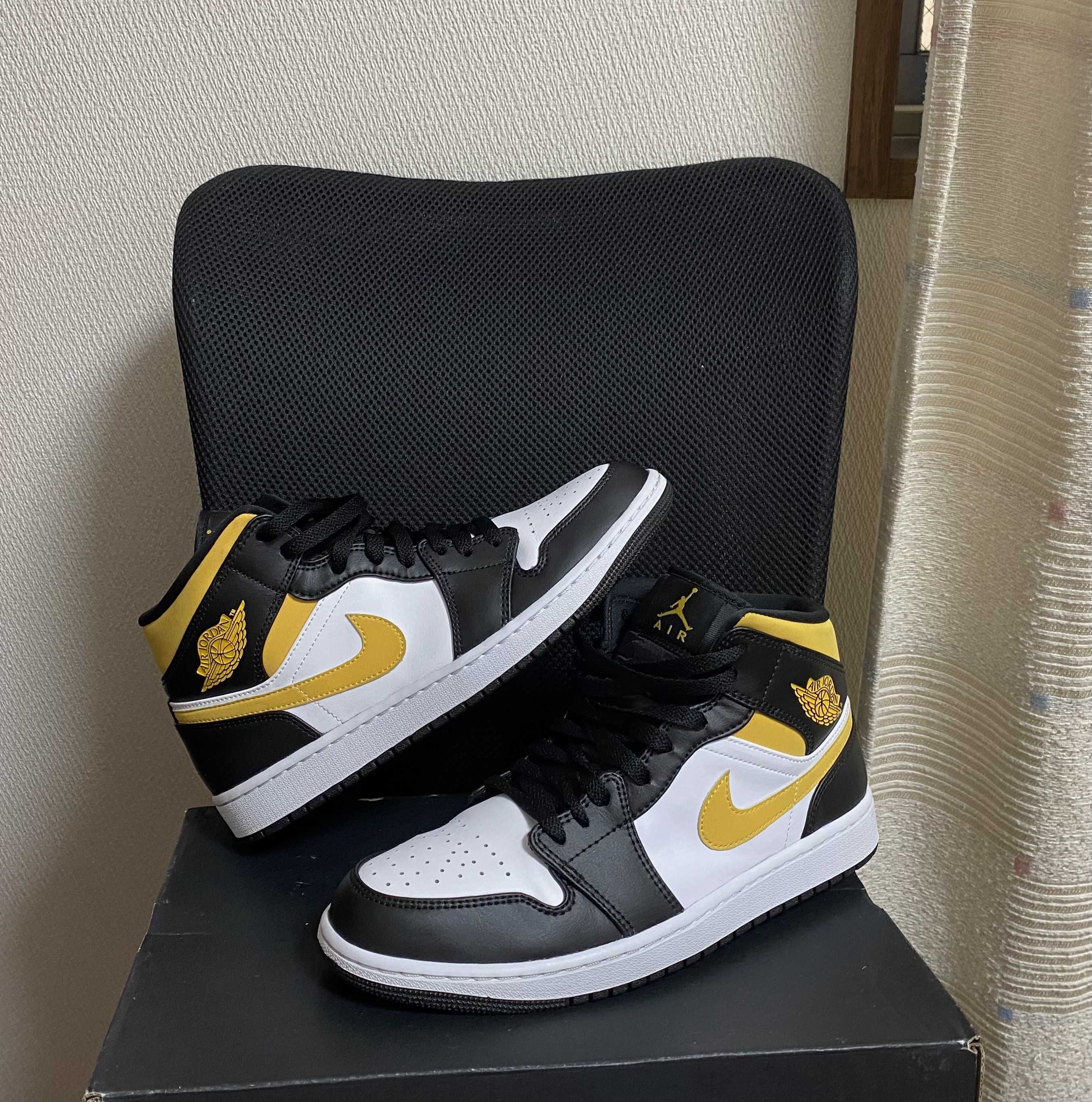 Nike Air Jordan 1 Mid "White/Pollen-Black"