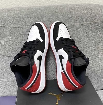 Nike Air Jordan 1 Low "Black Toe"