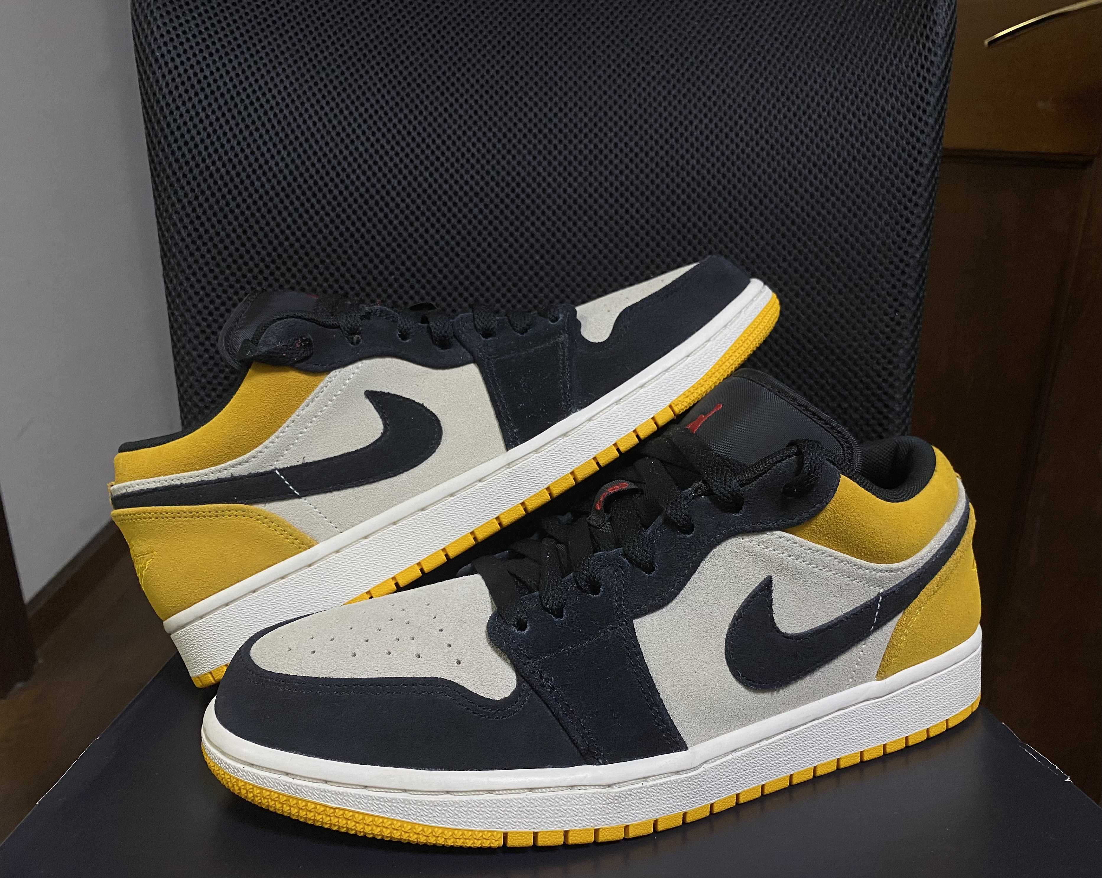 Nike Air Jordan 1 Low "Sail University Gold Black"