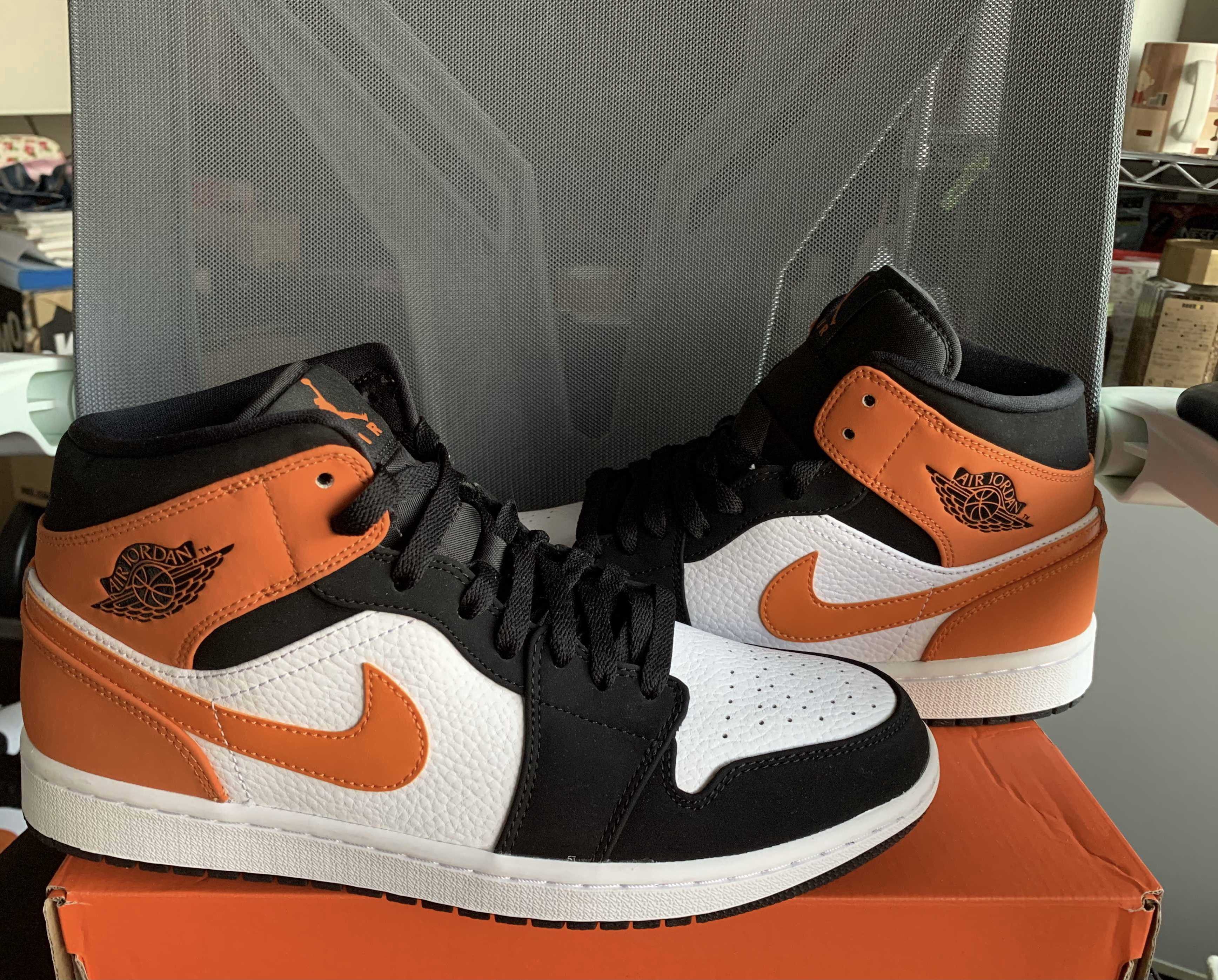 Nike Air Jordan 1 Mid "Shattered Backboard"