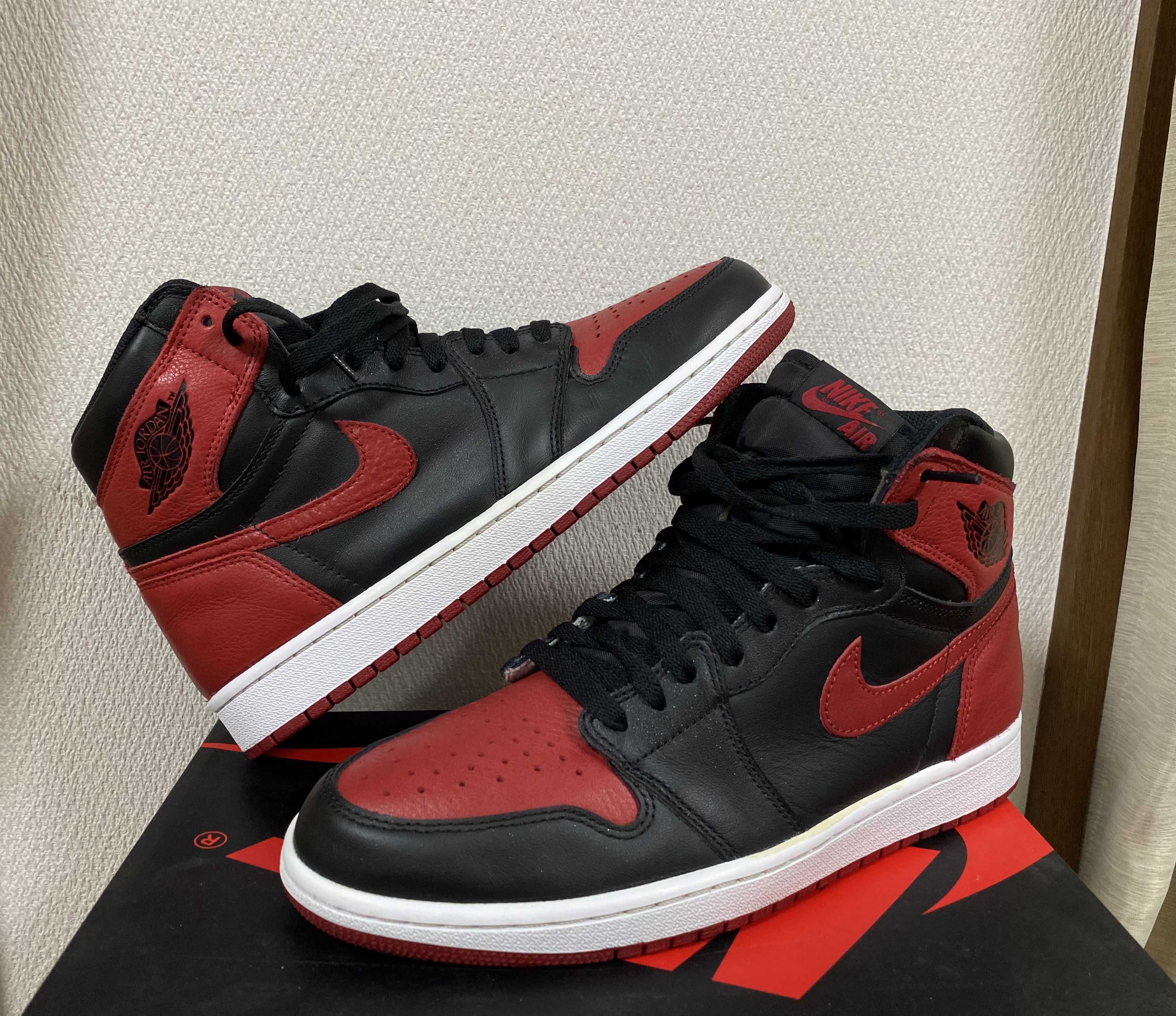 Nike Air Jordan 1 Retro High OG "Bred/Banned" (2016)