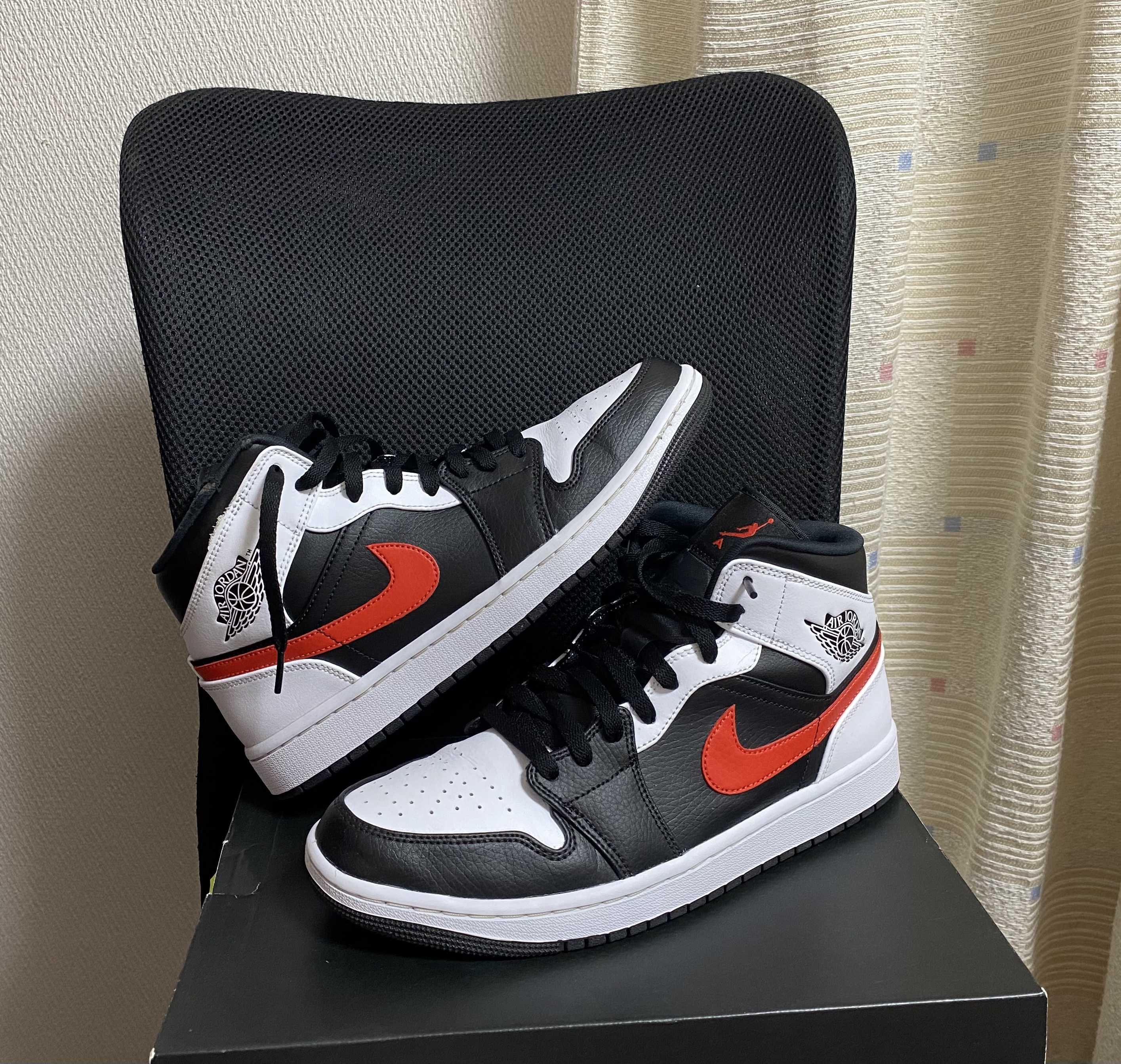 NIKE AIR JORDAN 1 MID "BLACK/CHILE RED/WHITE"