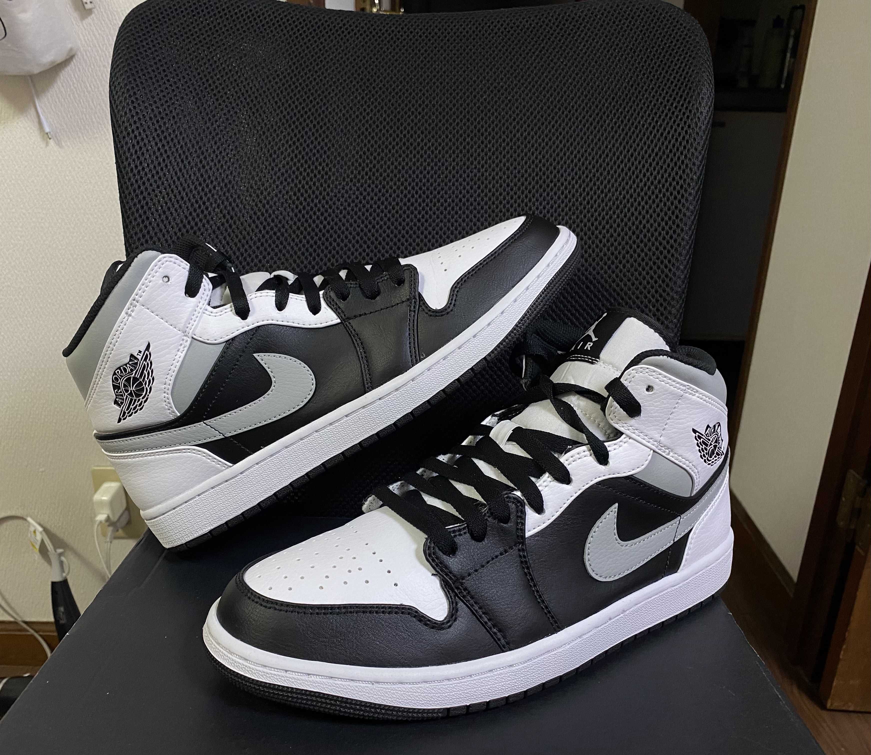 NIKE AIR JORDAN 1 MID "WHITE SHADOW"