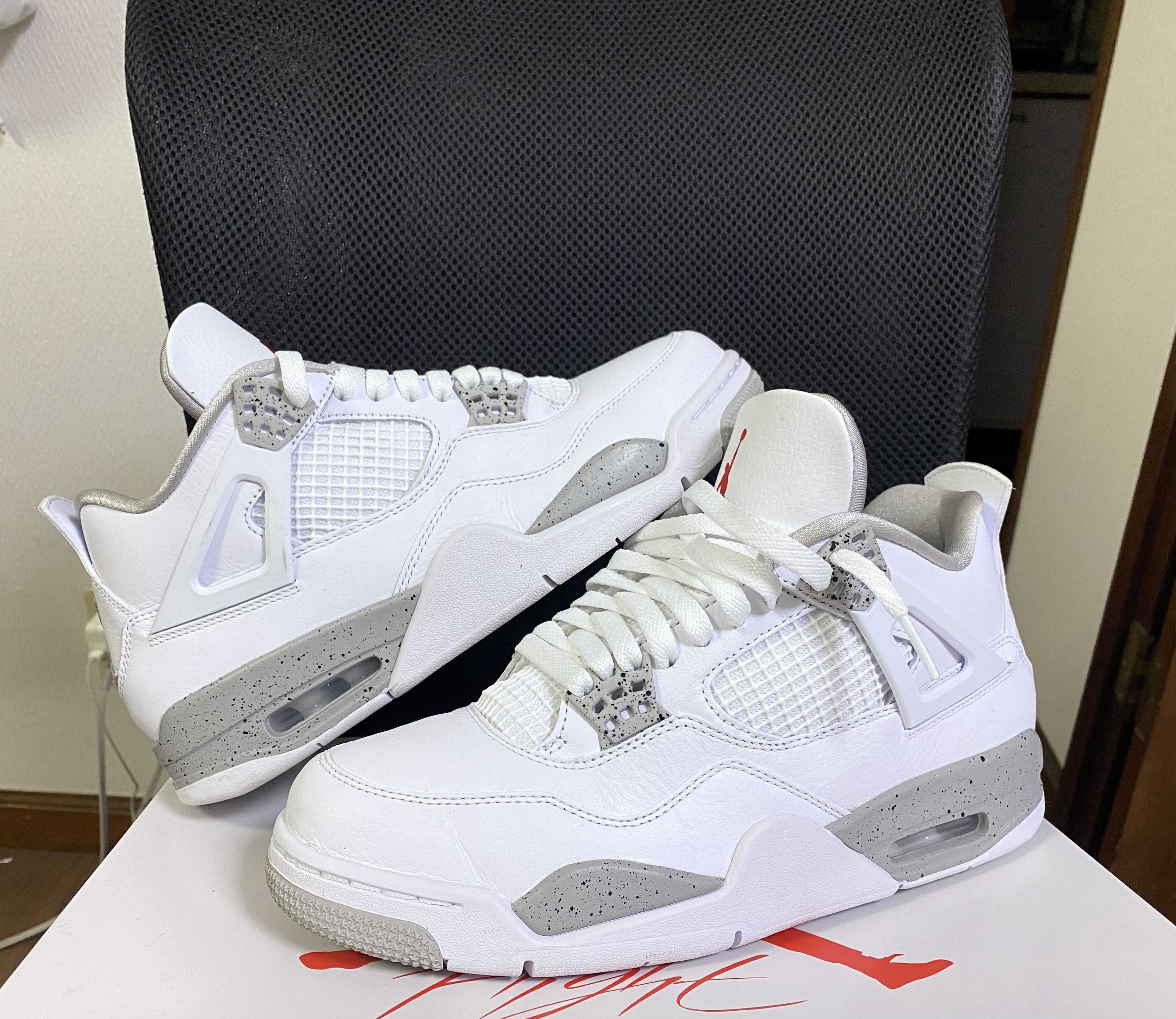 Nike Air Jordan 4 "Tech White"  