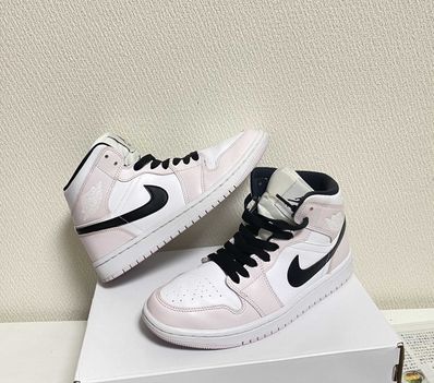 Nike Women's Air Jordan 1 Mid "Light Violet/White/Black"