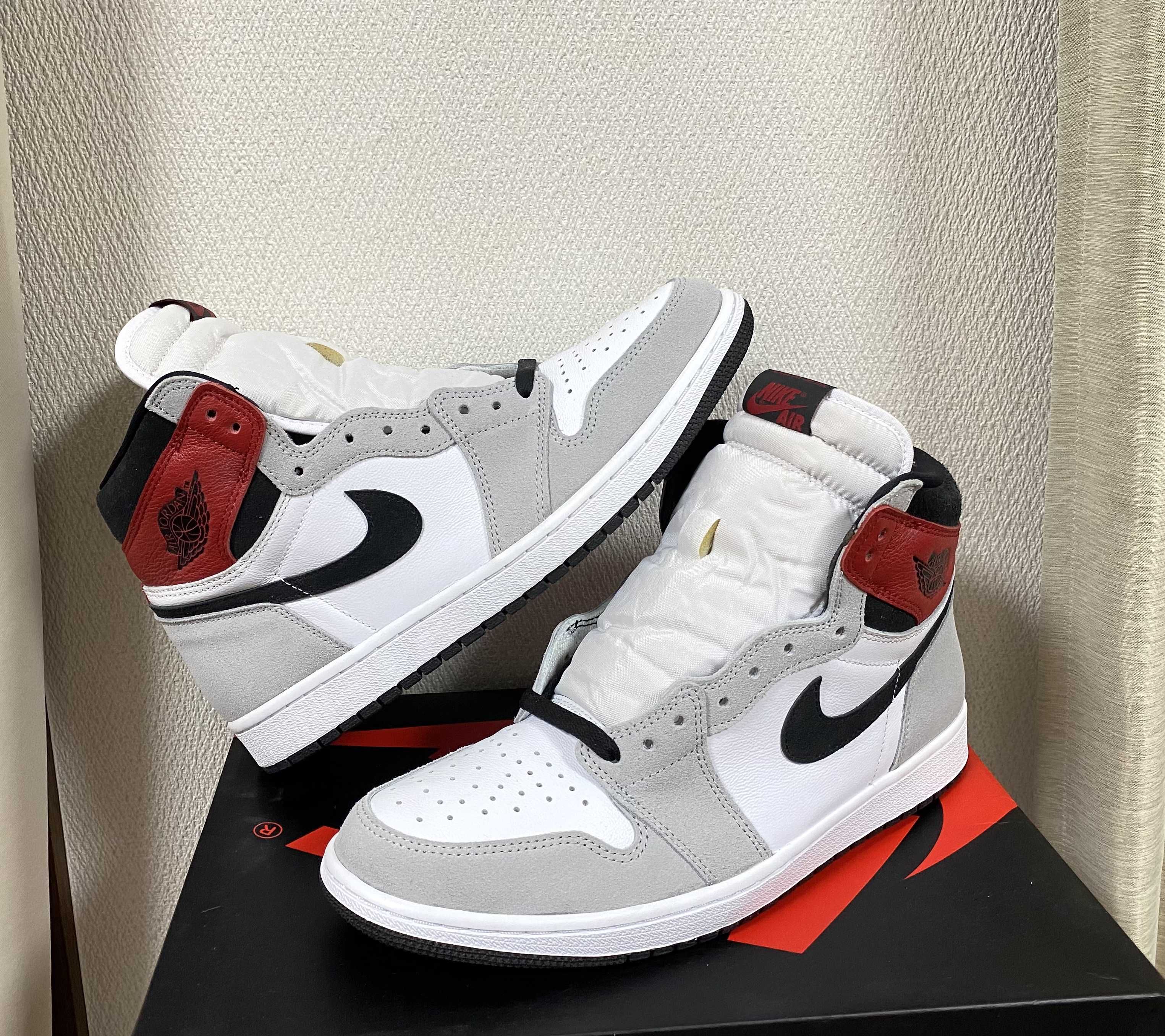 Nike Air Jordan 1 High OG "White/Black/Light Smoke Grey"