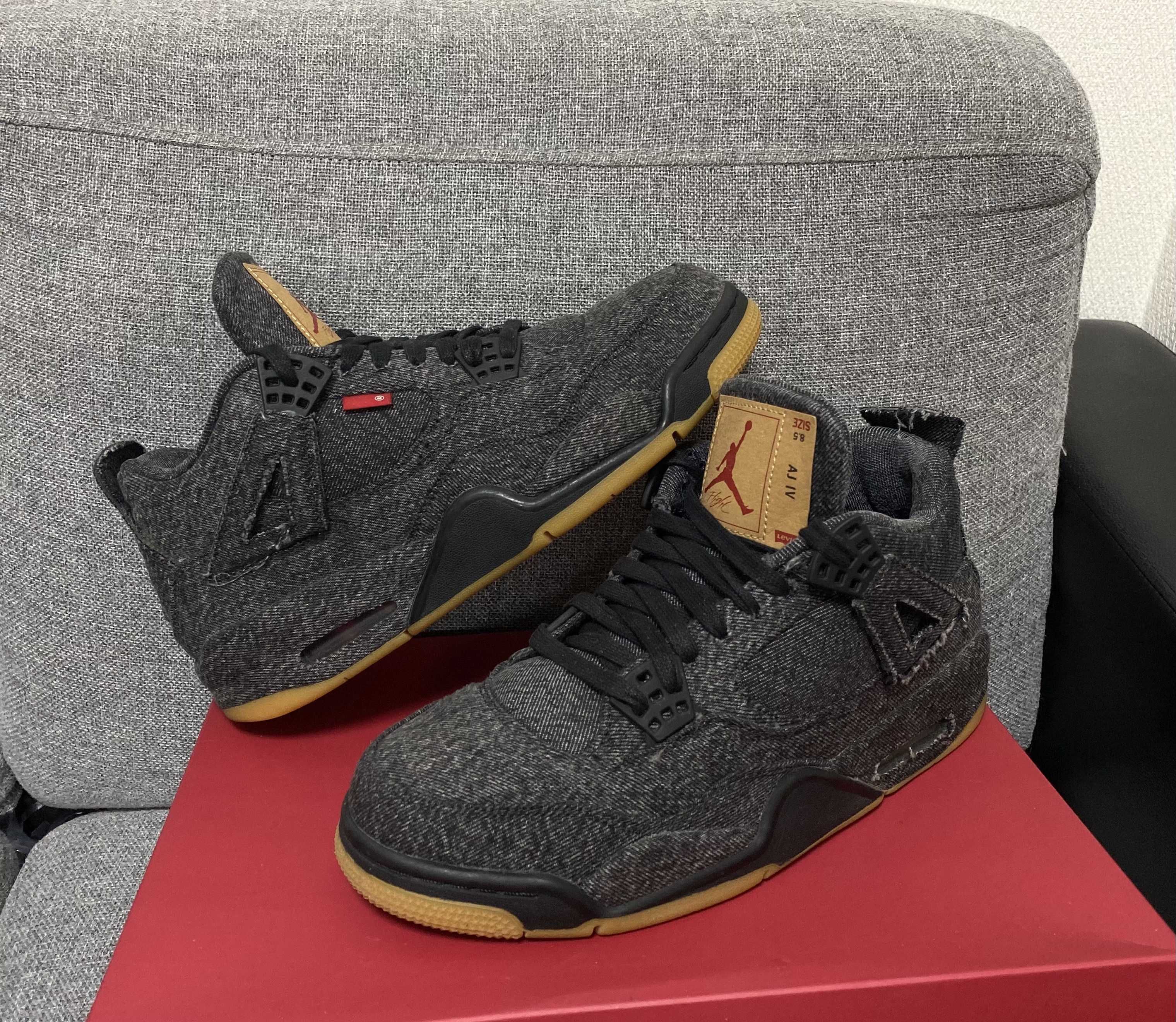 Nike × Levi's Air Jordan 4 "Black Denim" (Tag: LEVIS®)