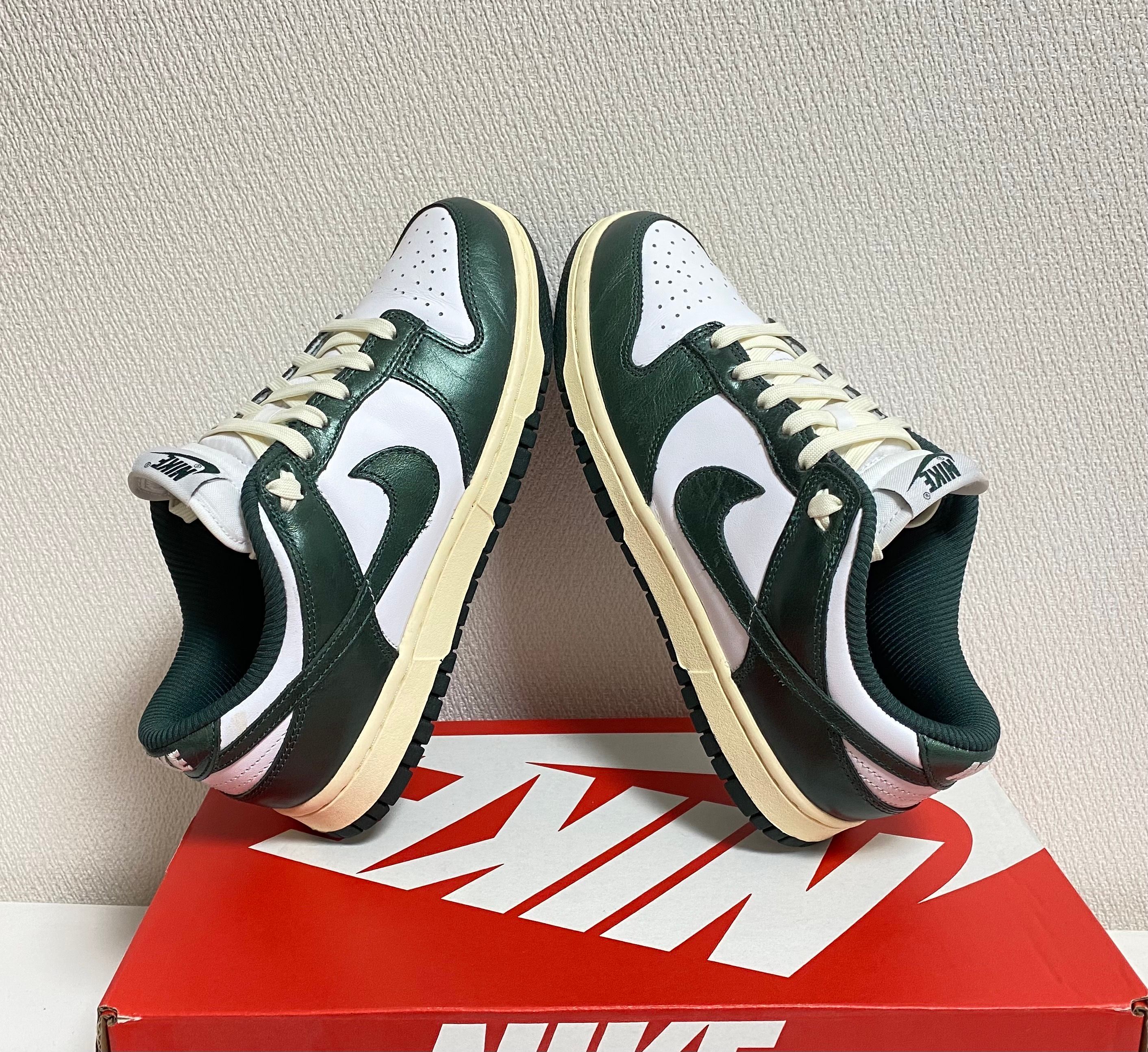 Nike Women's Dunk Low "Vintage Green"
