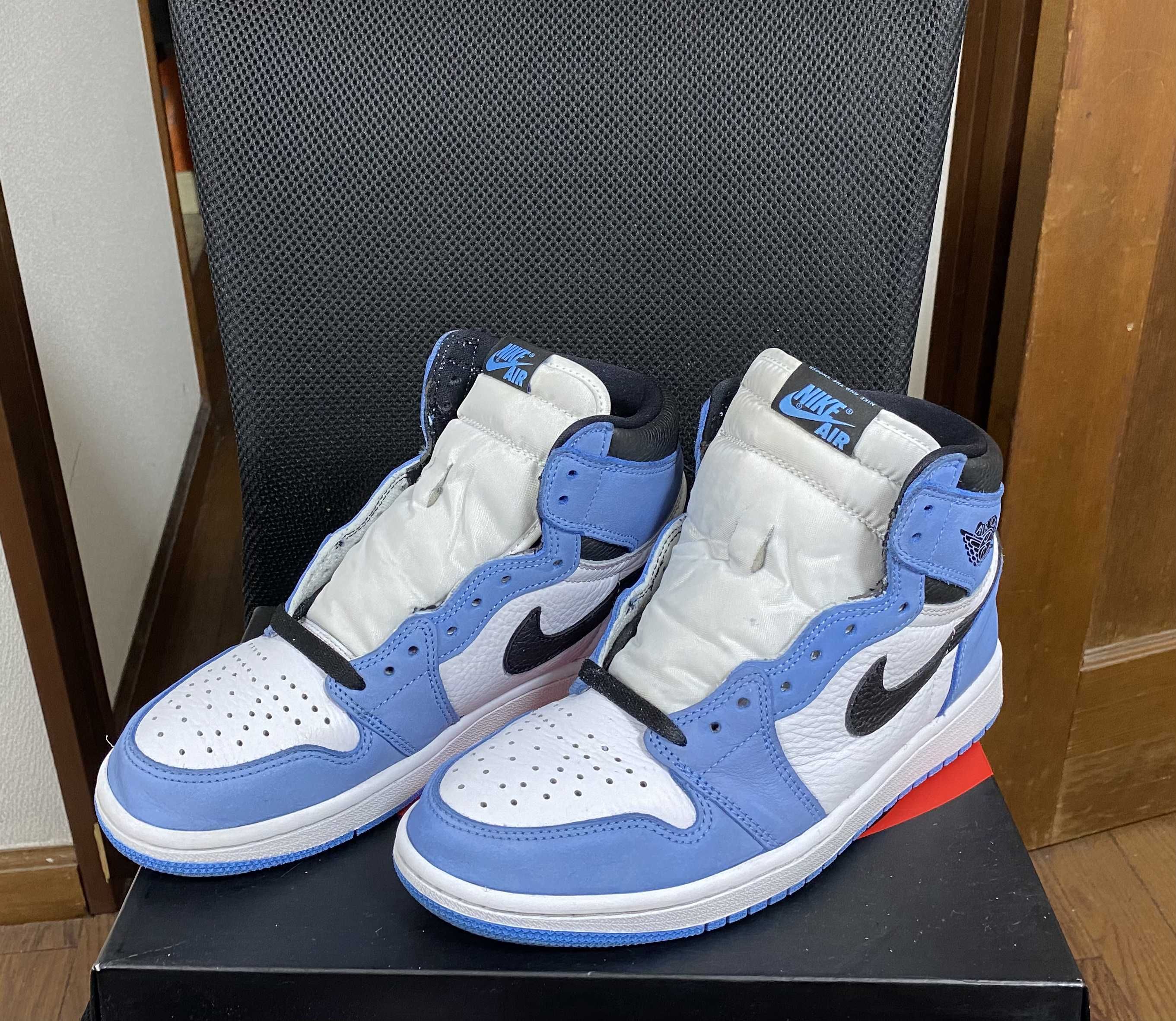 Nike Air Jordan 1 High OG "University Blue"