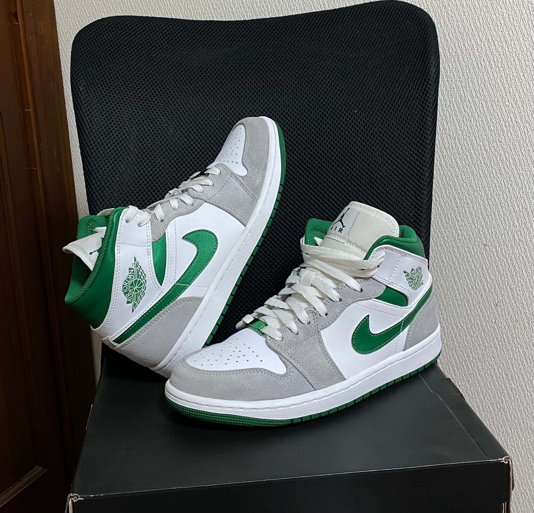 Nike Air Jordan 1 Mid "Green Grey White"