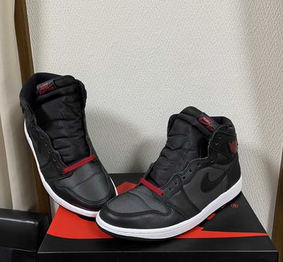 Nike Air Jordan 1 Retro High OG "Black/Metallic Silver/Gym Red"