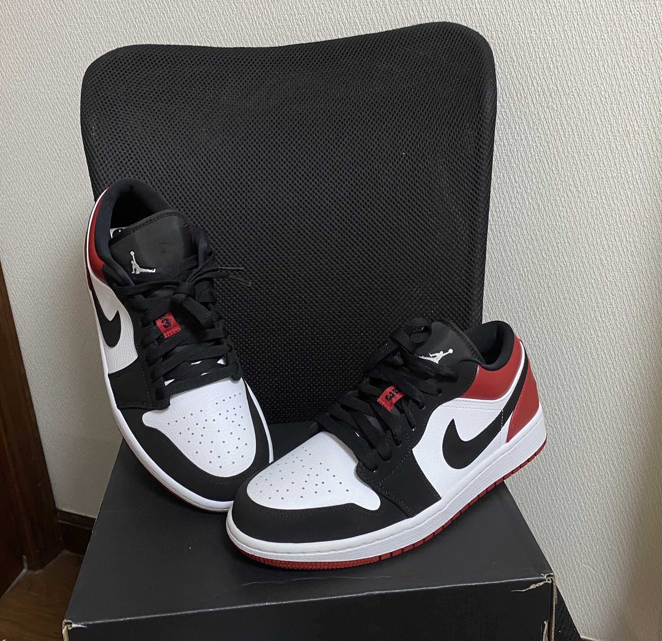 Nike Air Jordan 1 Low "Black Toe"