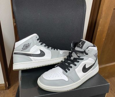 Nike Air Jordan 1 Mid "Light Smoke Grey/White/Black"