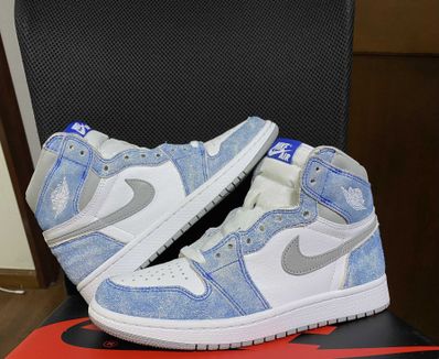 Nike Air Jordan 1 High OG "Hyper Royal"