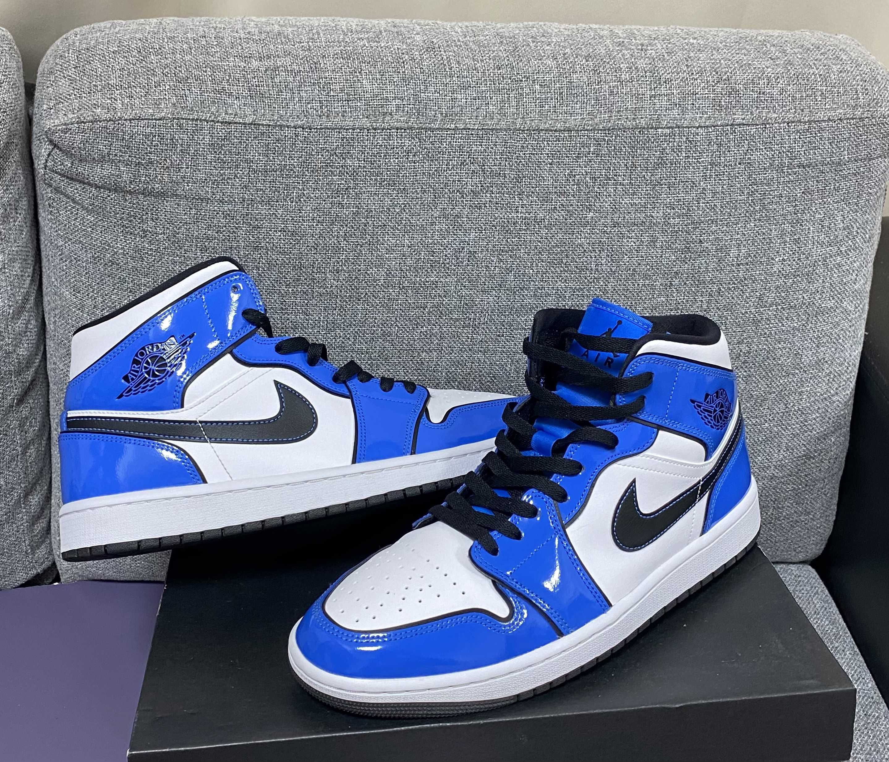 Nike Air Jordan 1 Mid SE "Signal Blue"