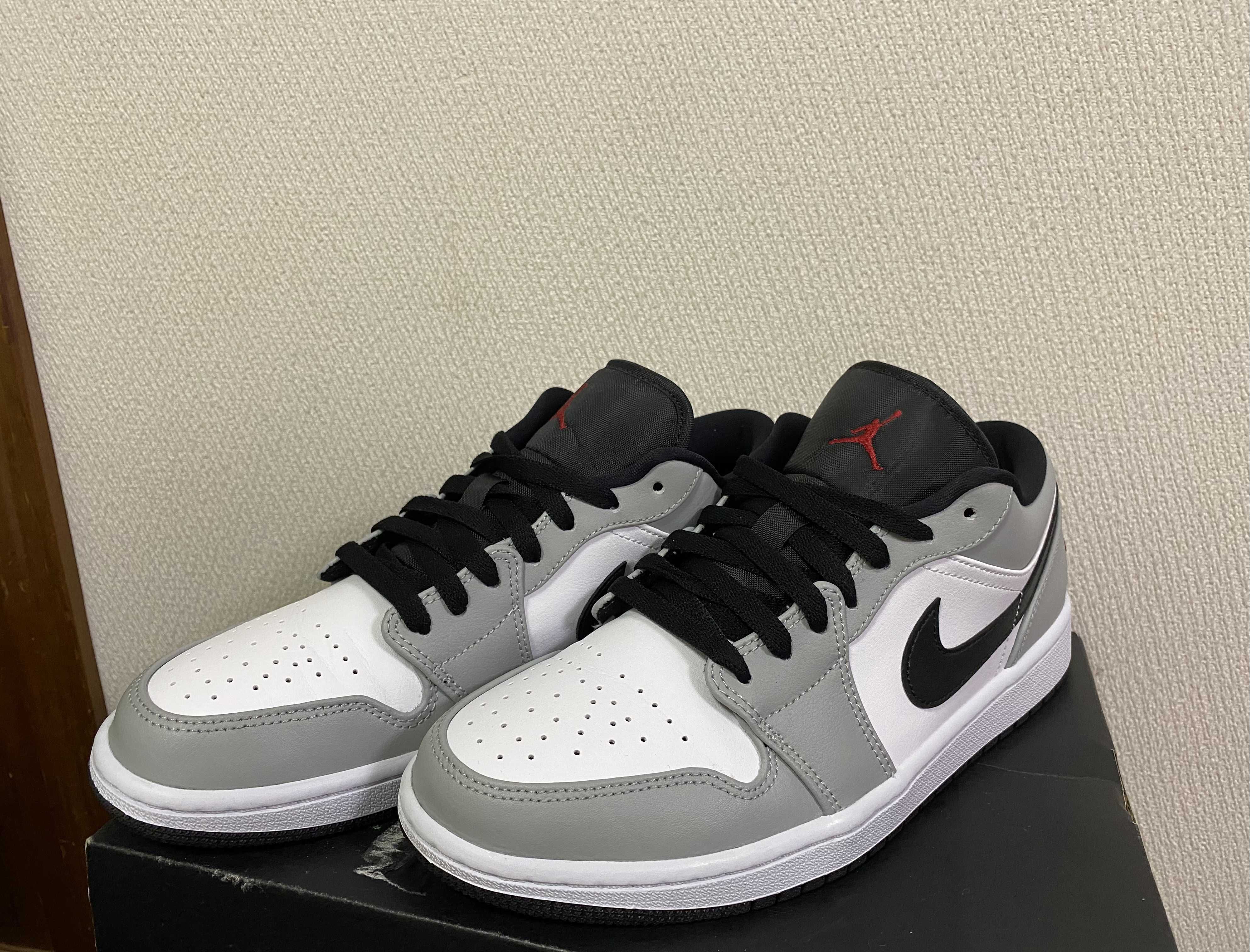 NIKE AIR JORDAN 1 LOW "LIGHT SMOKE GREY"