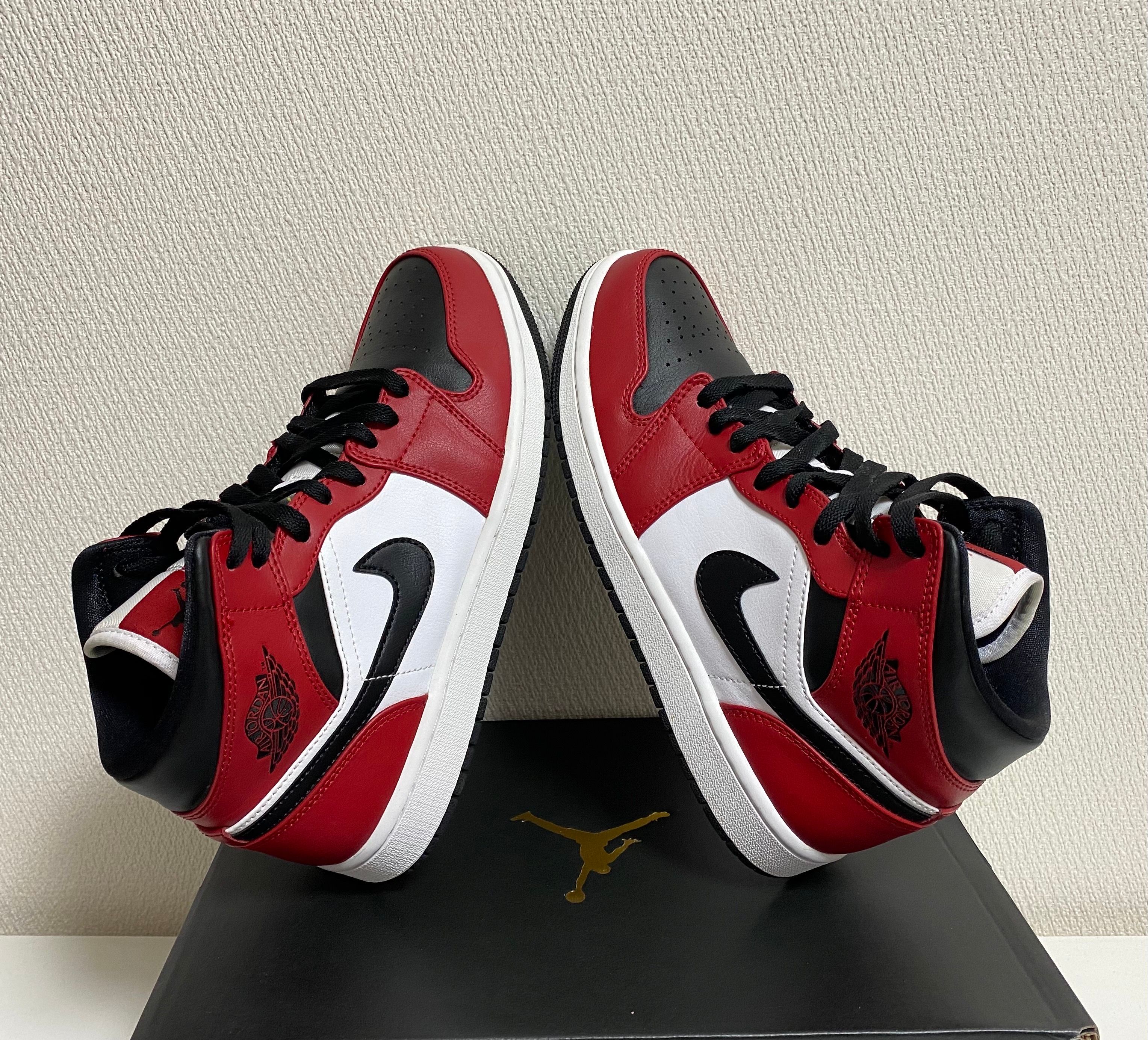 Nike Air Jordan 1 Mid "Chicago Black Toe"