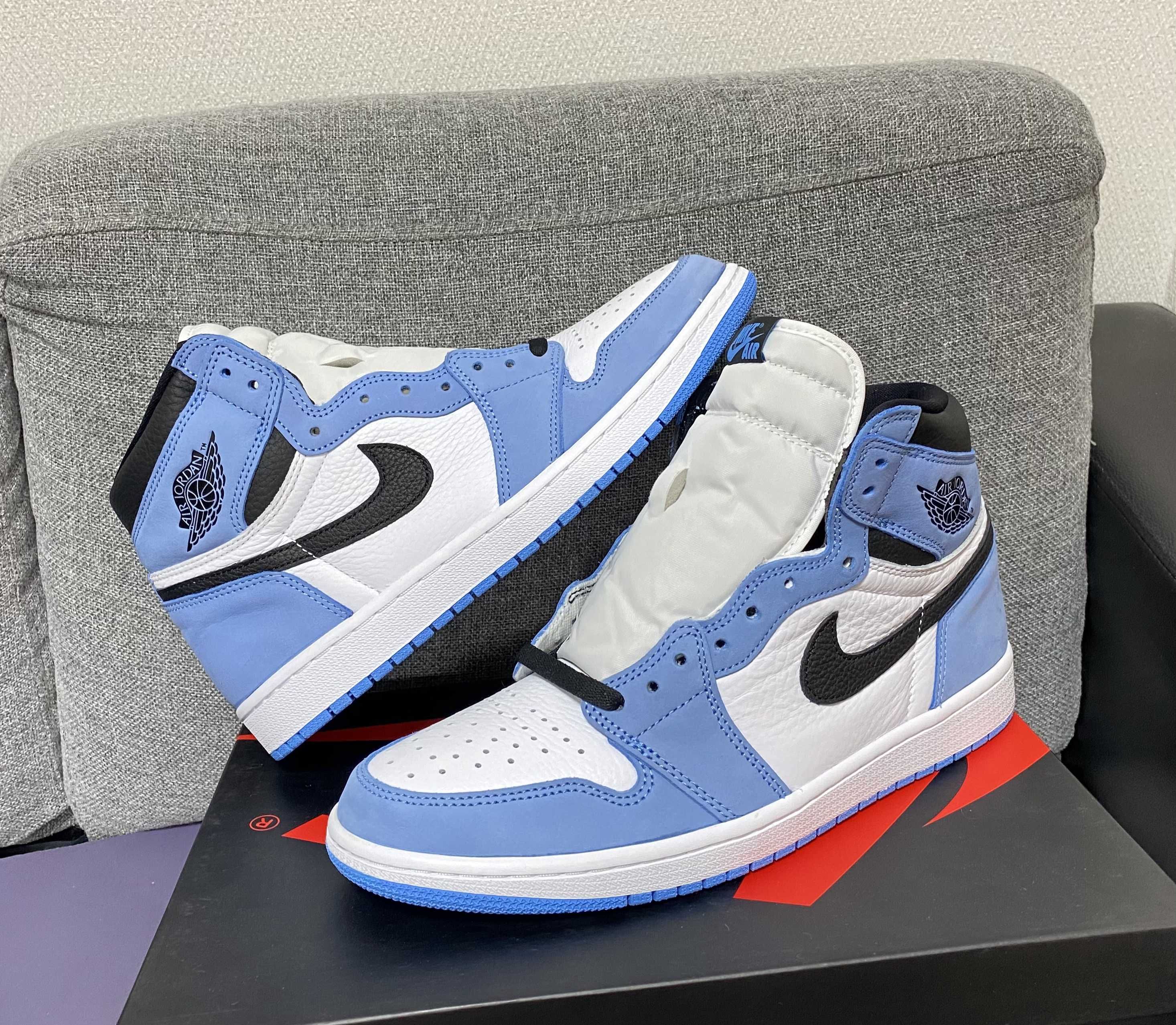 Nike Air Jordan 1 High OG "University Blue"
