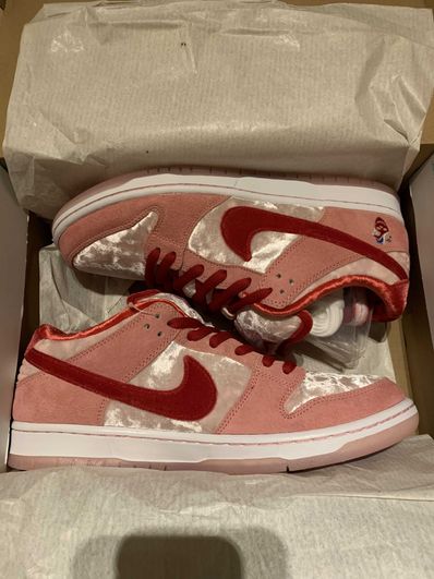 Strangelove × Nike SB Dunk Low "Valentine’s Day"