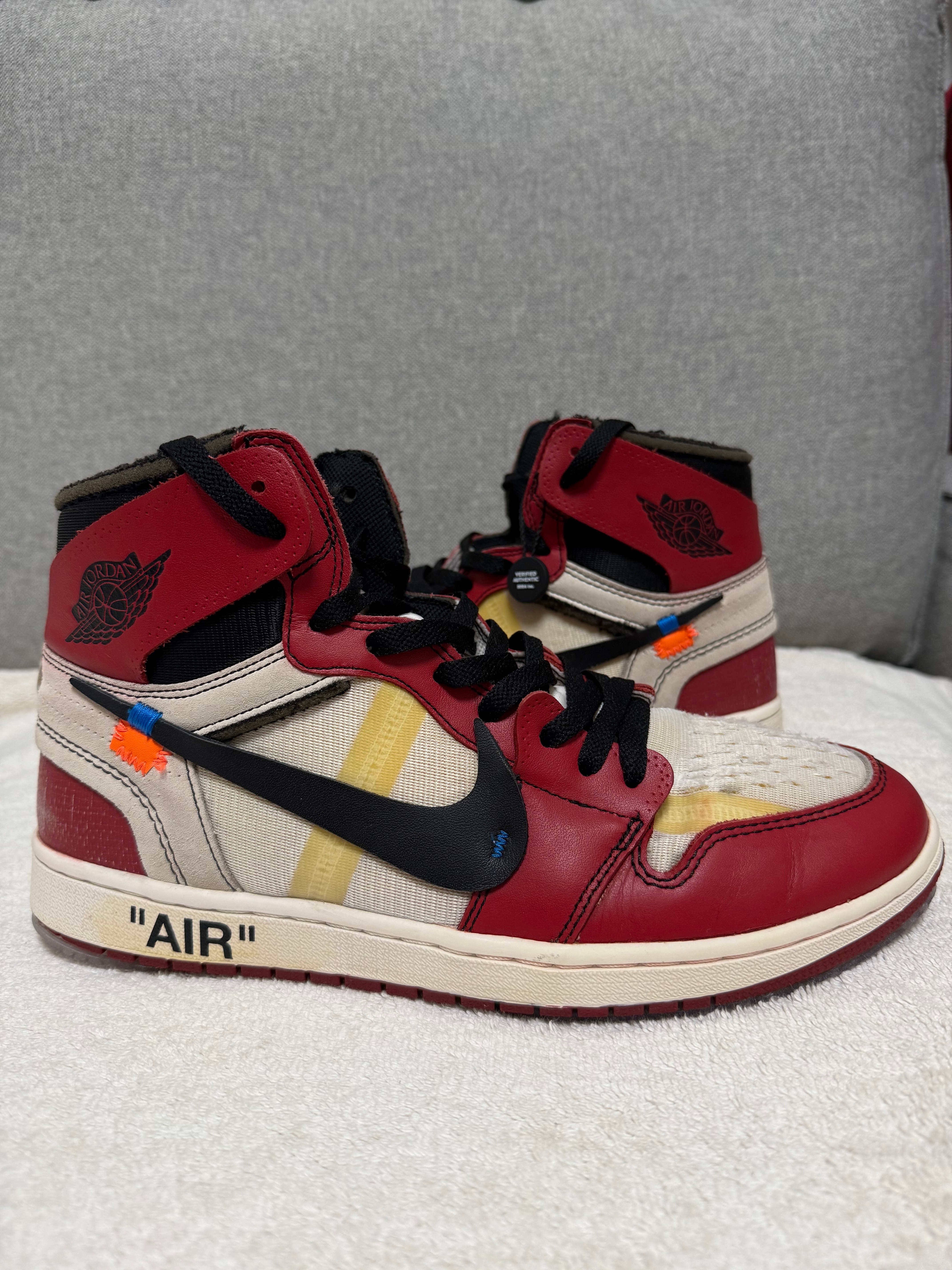 Off-White × Nike Air Jordan 1 Retro High The Ten "Chicago"