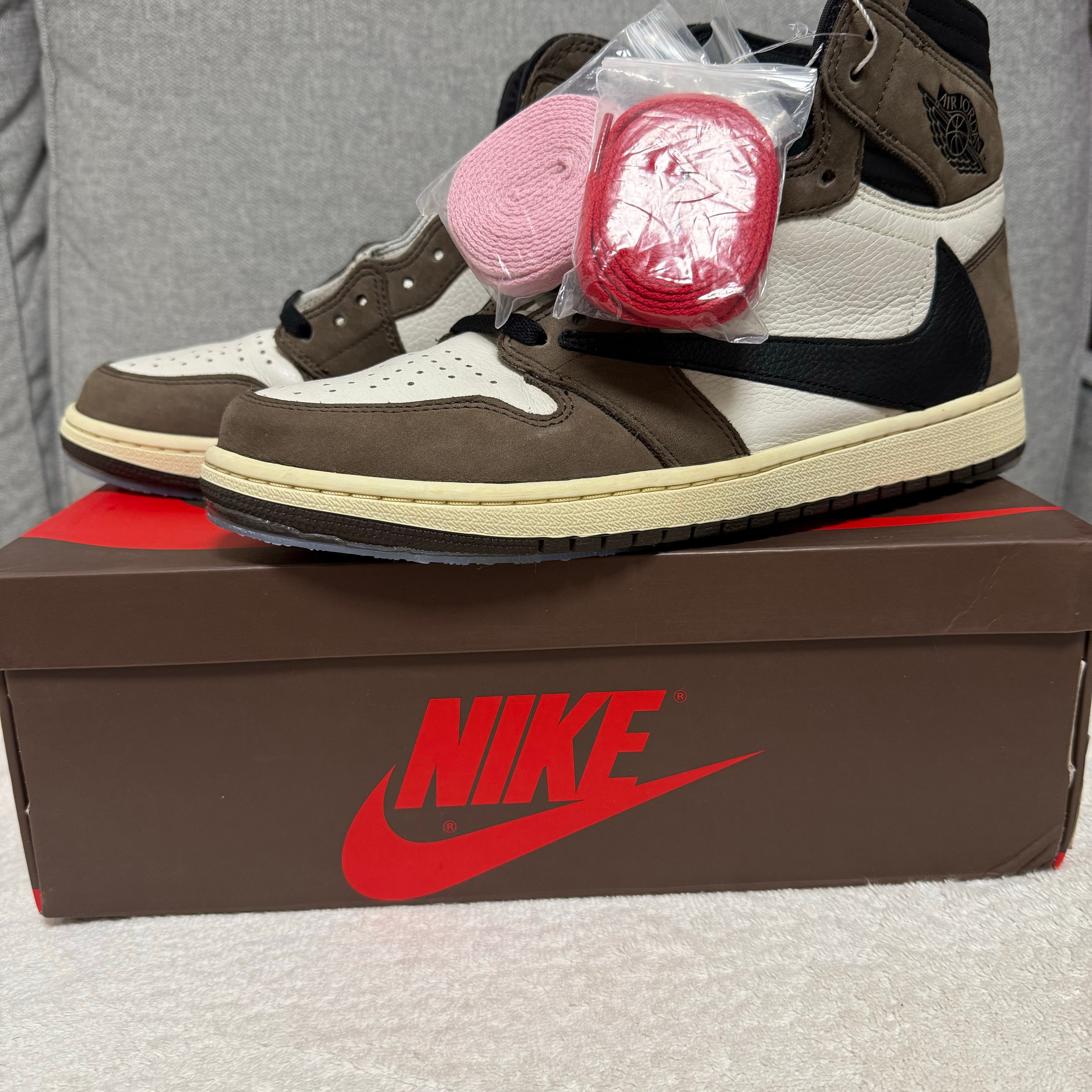 Travis Scott × Nike Air Jordan 1 Retro High OG TS SP "Sail/Dark Mocha"