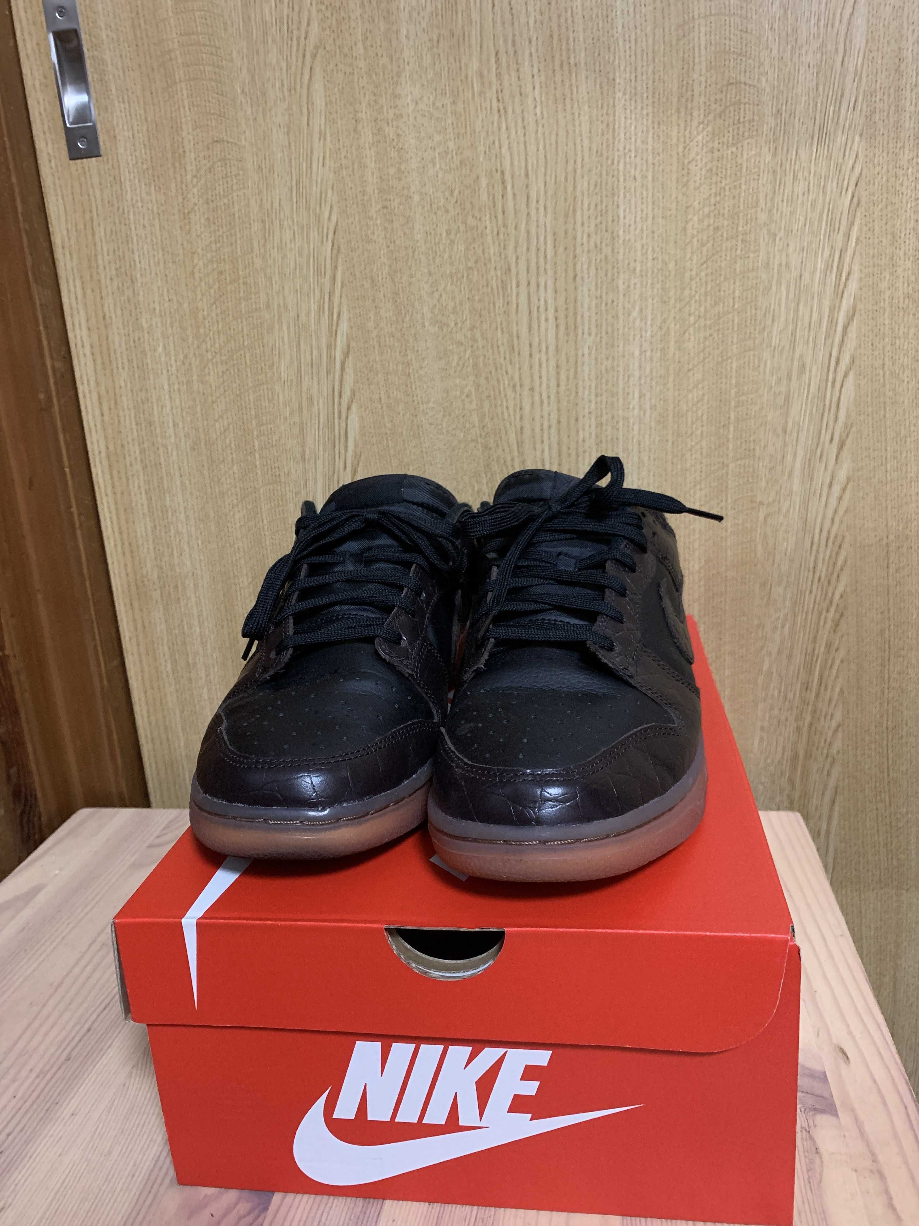 Nike Dunk Low "Velvet Brown and Black"