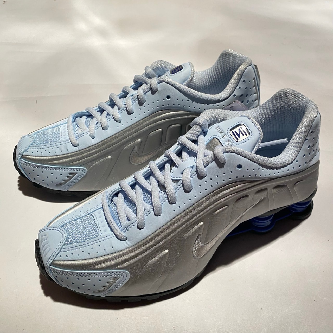 Nike Women's Shox R4 "Blue Tint/Racer Blue/Metallic Silver"