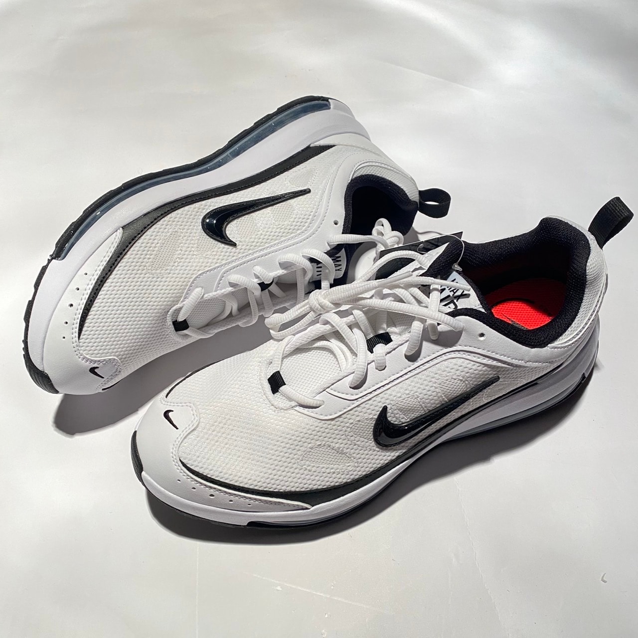 Nike Air Max AP "White/Black"