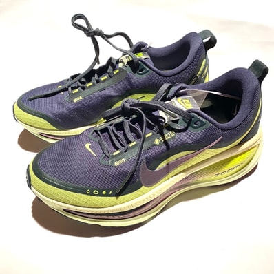 Nike Women's Vomero 18 GORE-TEX "Seaweed/Light Liquid Lime/Cyber/Seaweed"