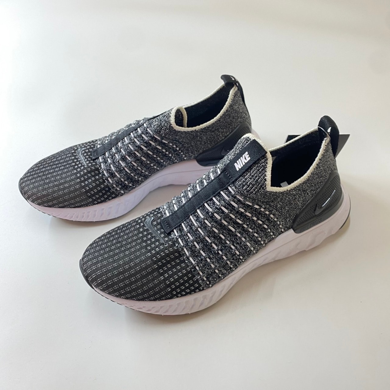 Nike Women's React Phantom Run Flyknit 2 "Black/White"