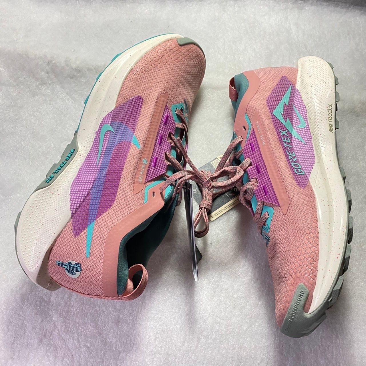 Nike Pegasus Trail 5 GORE-TEX "Rev Stardust/Bicoastal/Vivid Grape/Green Frost"