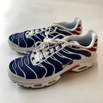Paris Saint-Germain (PSG) × Nike Air Max Plus "White/Midnight Navy/University Red/Metallic Gold"