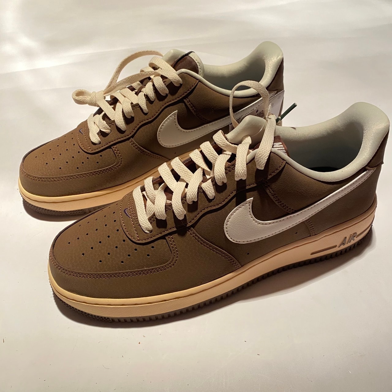 ナイキ エアフォース1 ロー "カカオワオ"