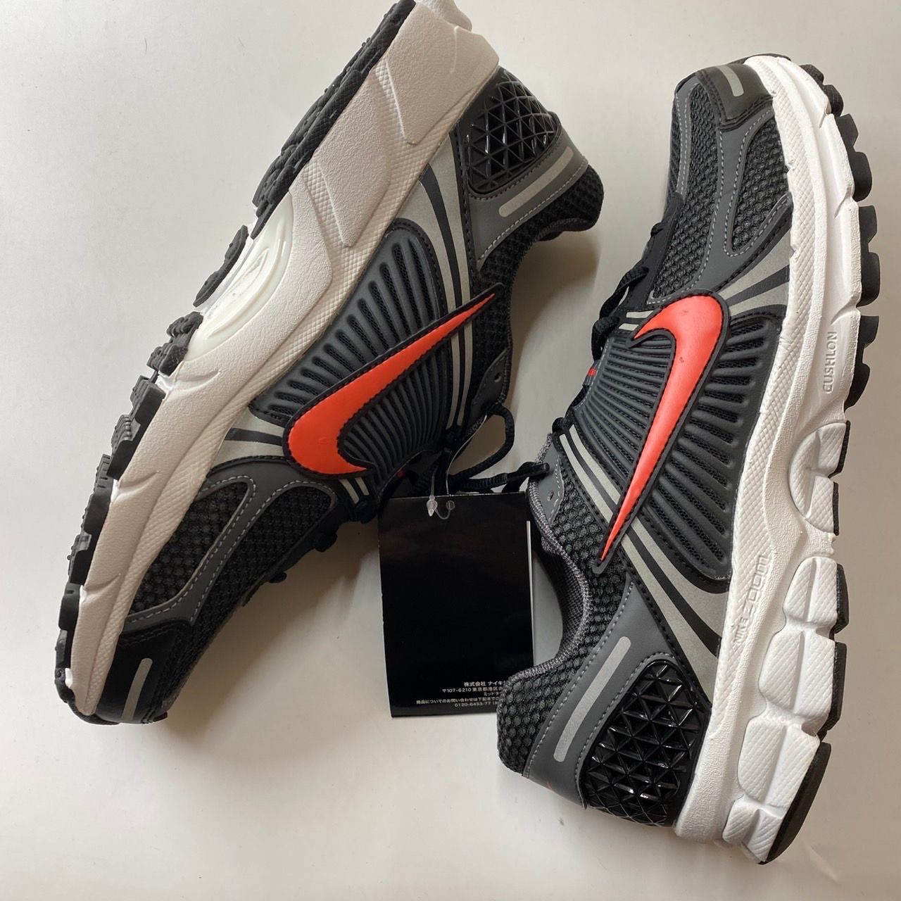 Nike Zoom Vomero 5 "Black and Picante Red"