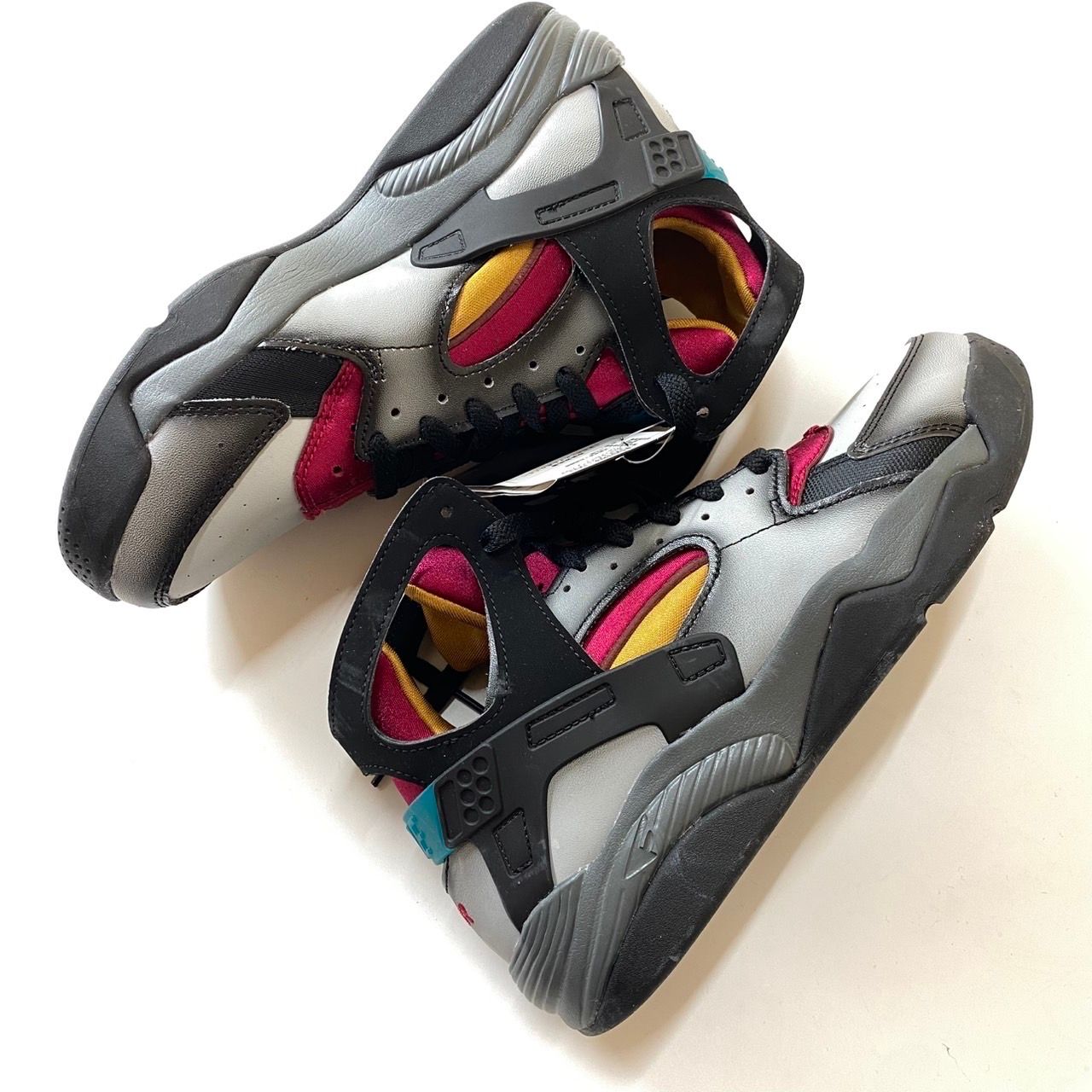 Nike Air Flight Huarache "Light Smoke Grey and Noble Red"